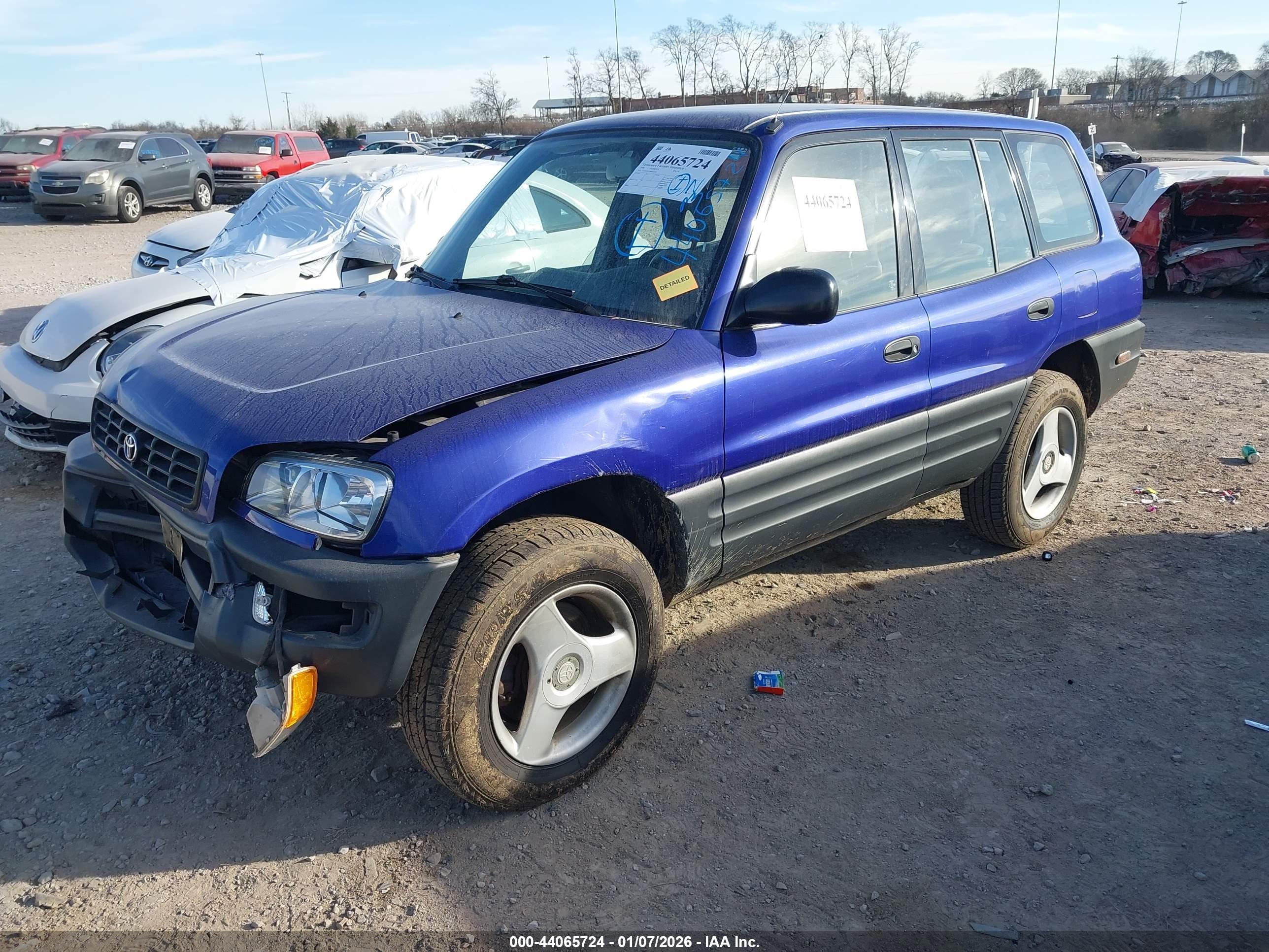 TOYOTA RAV4 image 2