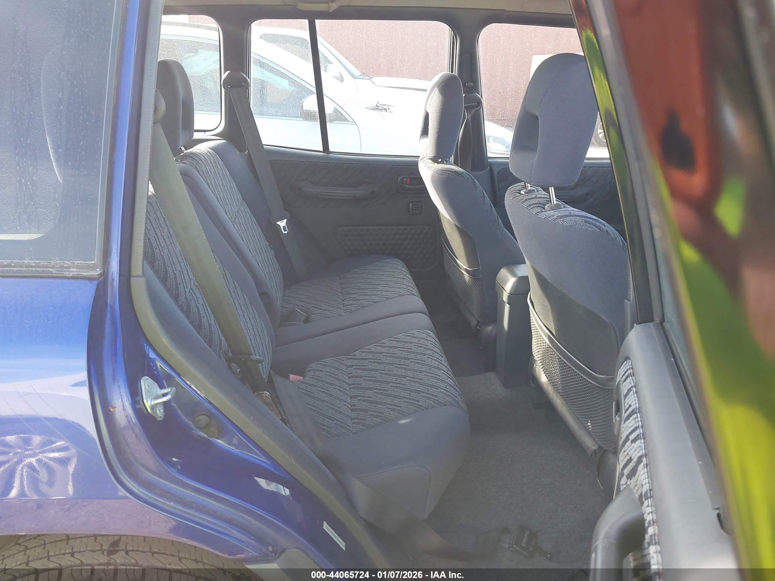 TOYOTA RAV4 image 8