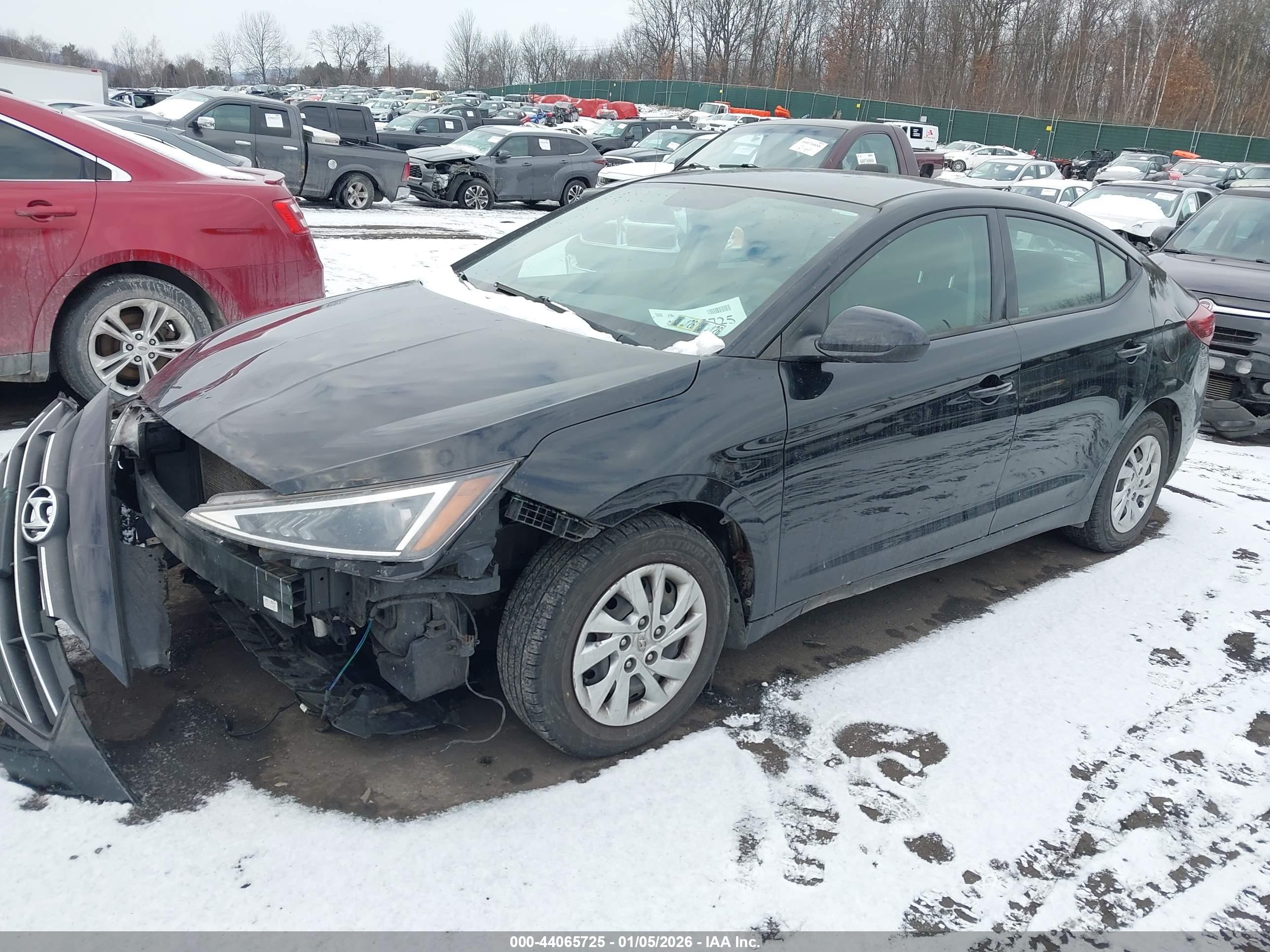 HYUNDAI ELANTRA image 2