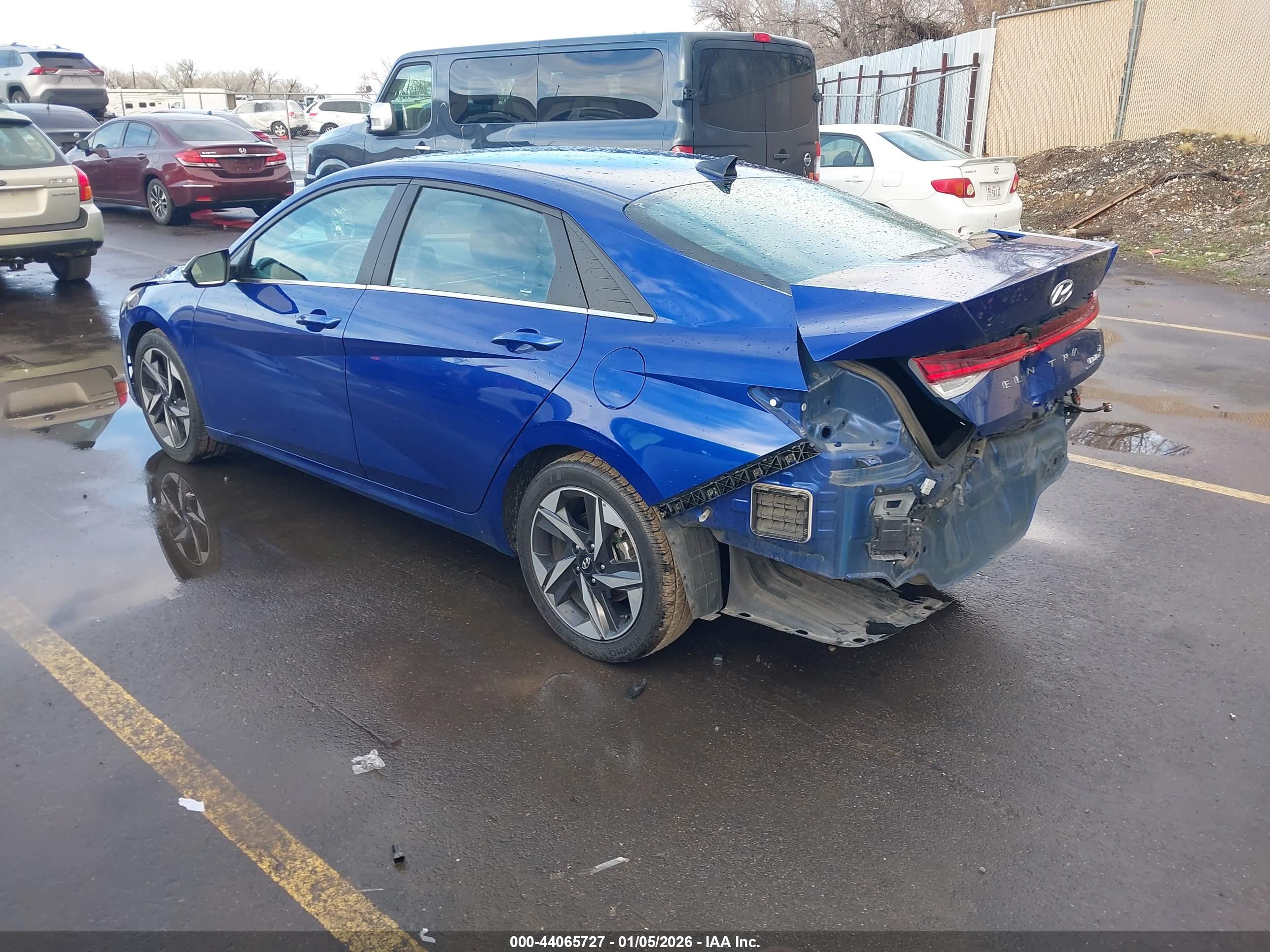 HYUNDAI ELANTRA image 3