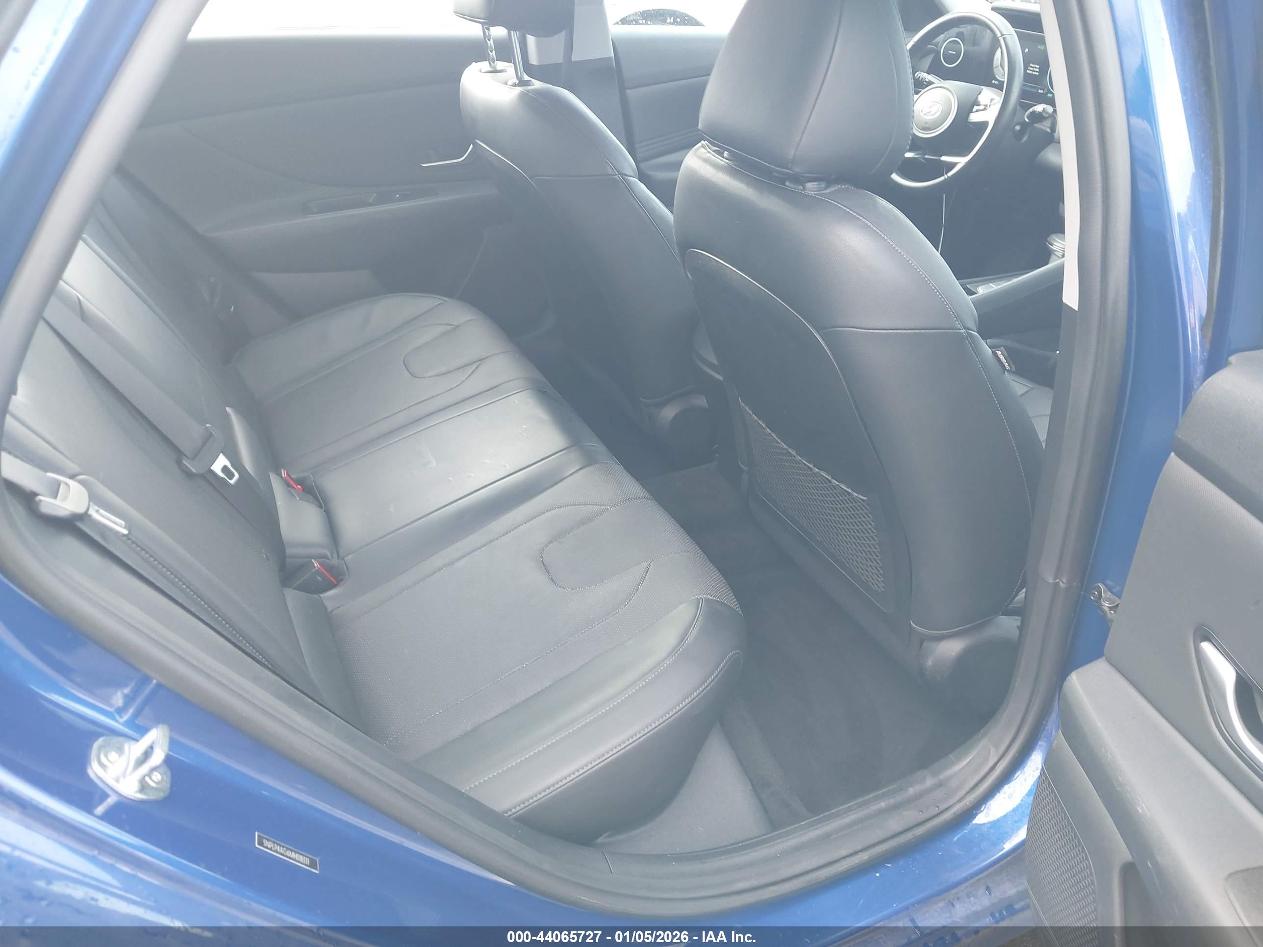 HYUNDAI ELANTRA image 8