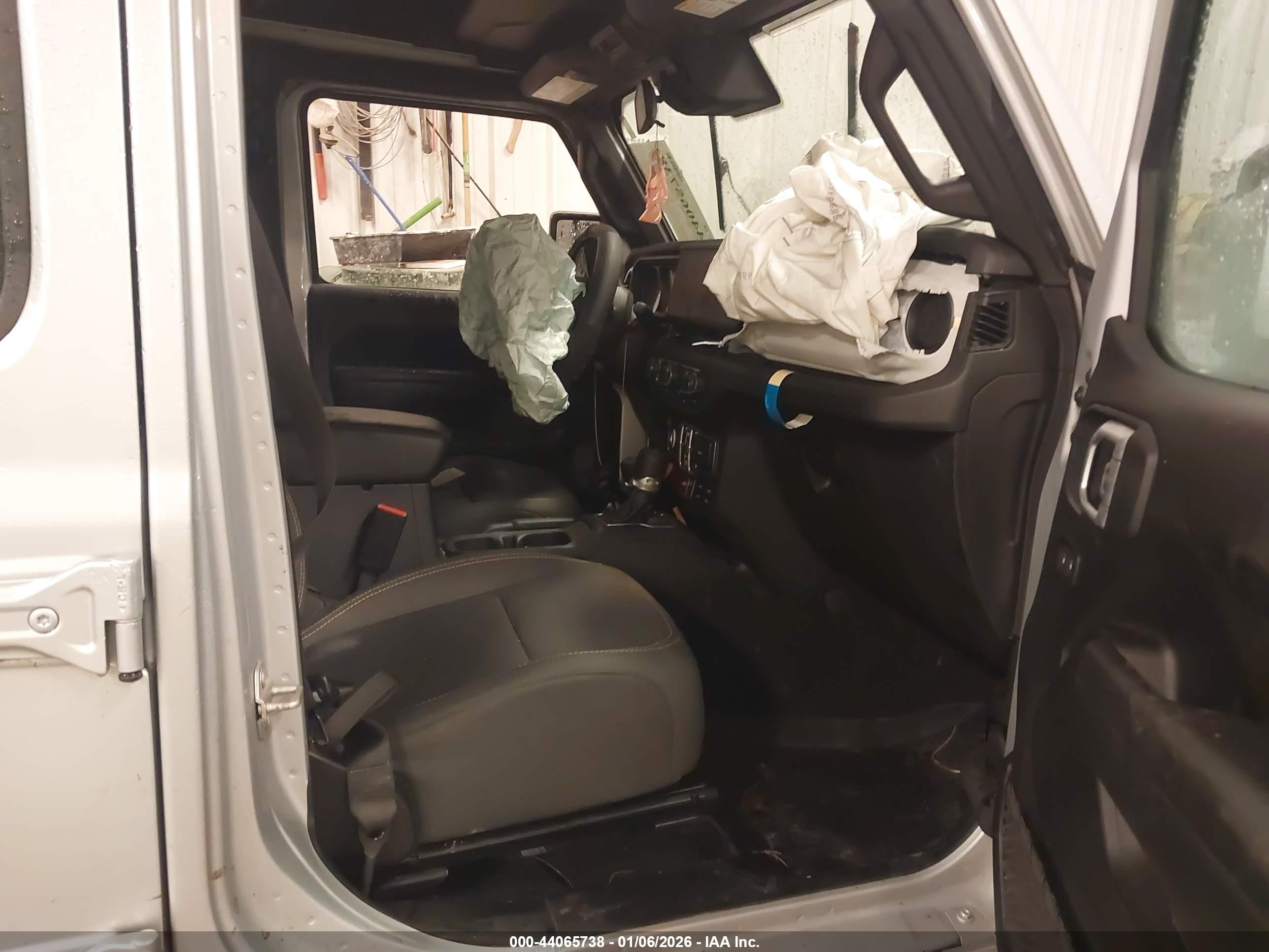 JEEP WRANGLER image 5