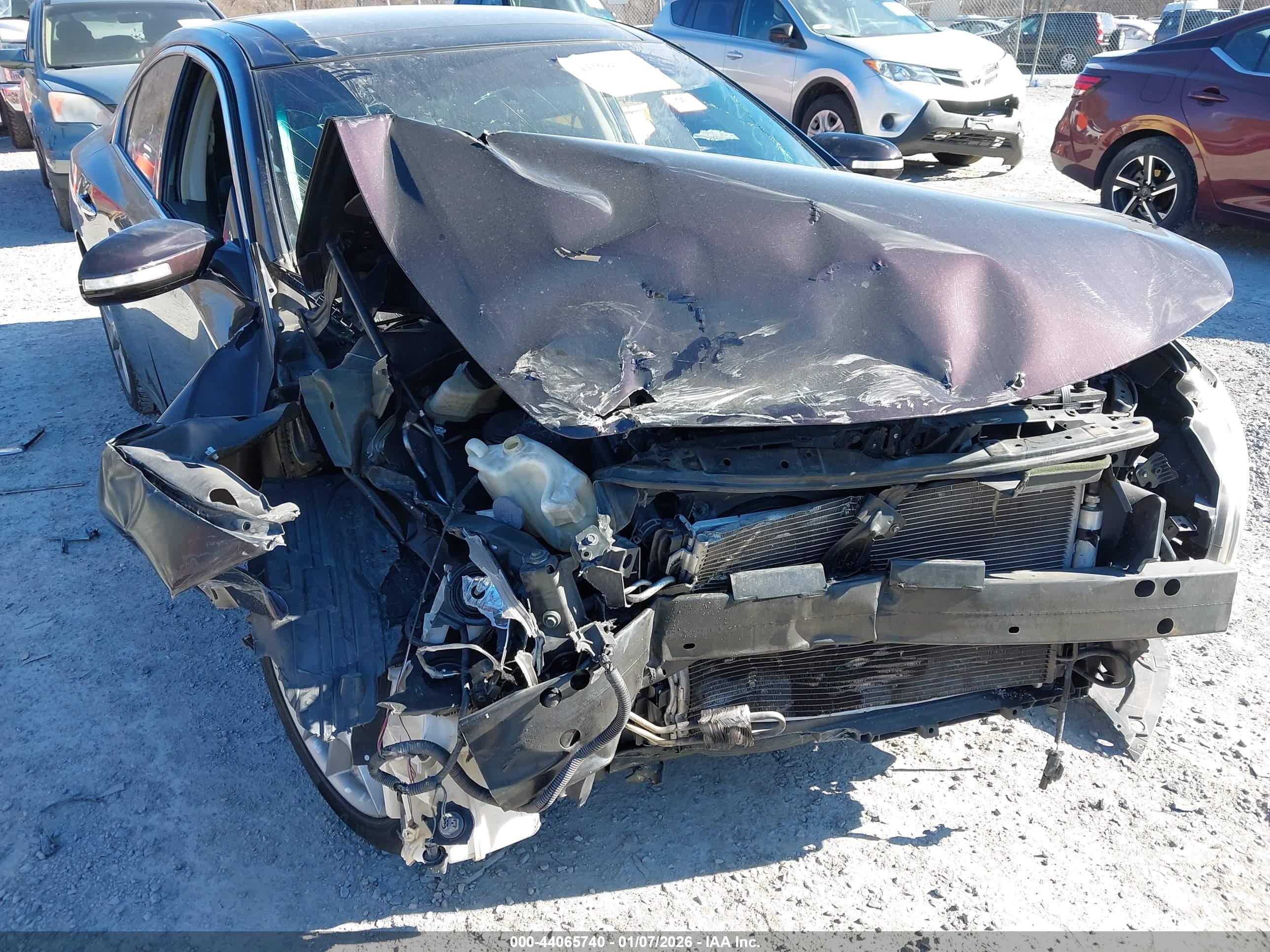 NISSAN MAXIMA image 6