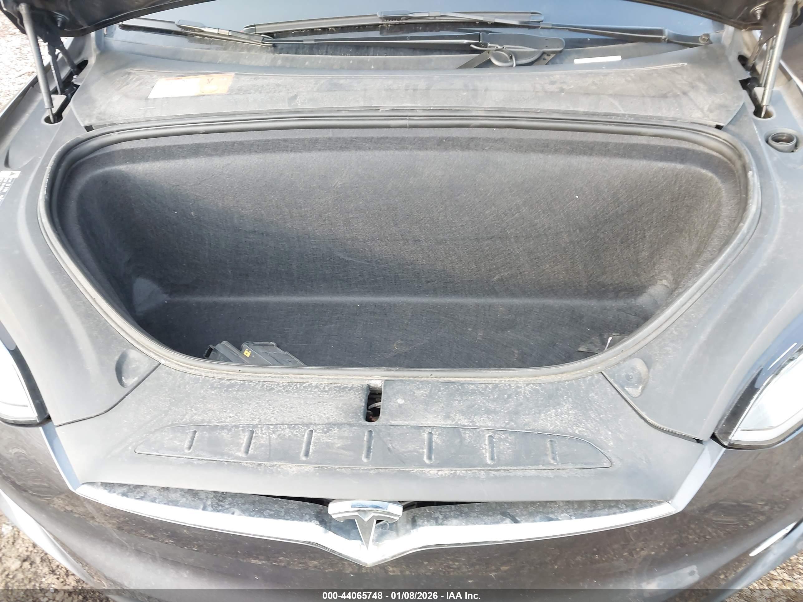 TESLA MODEL image 10