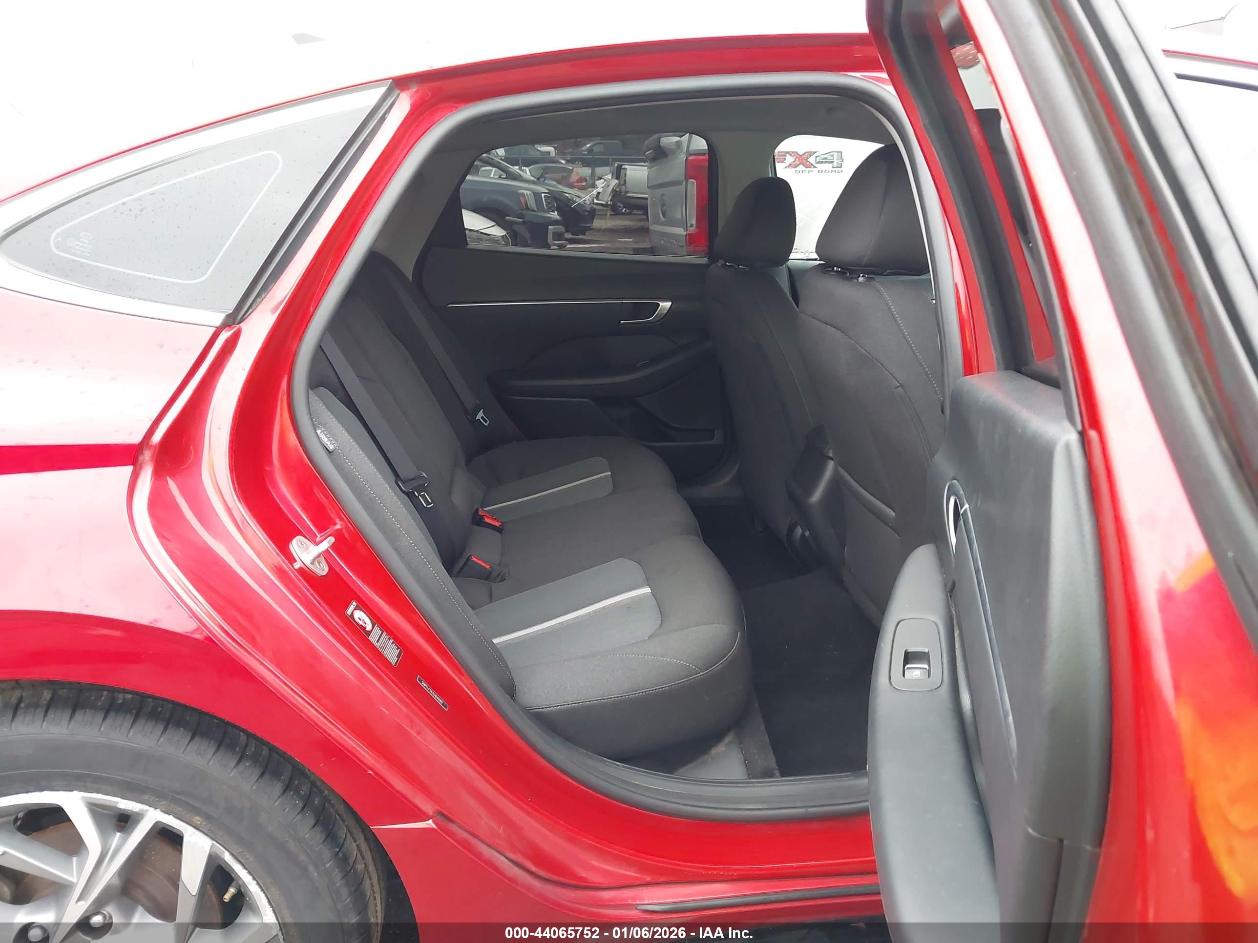 HYUNDAI SONATA image 8