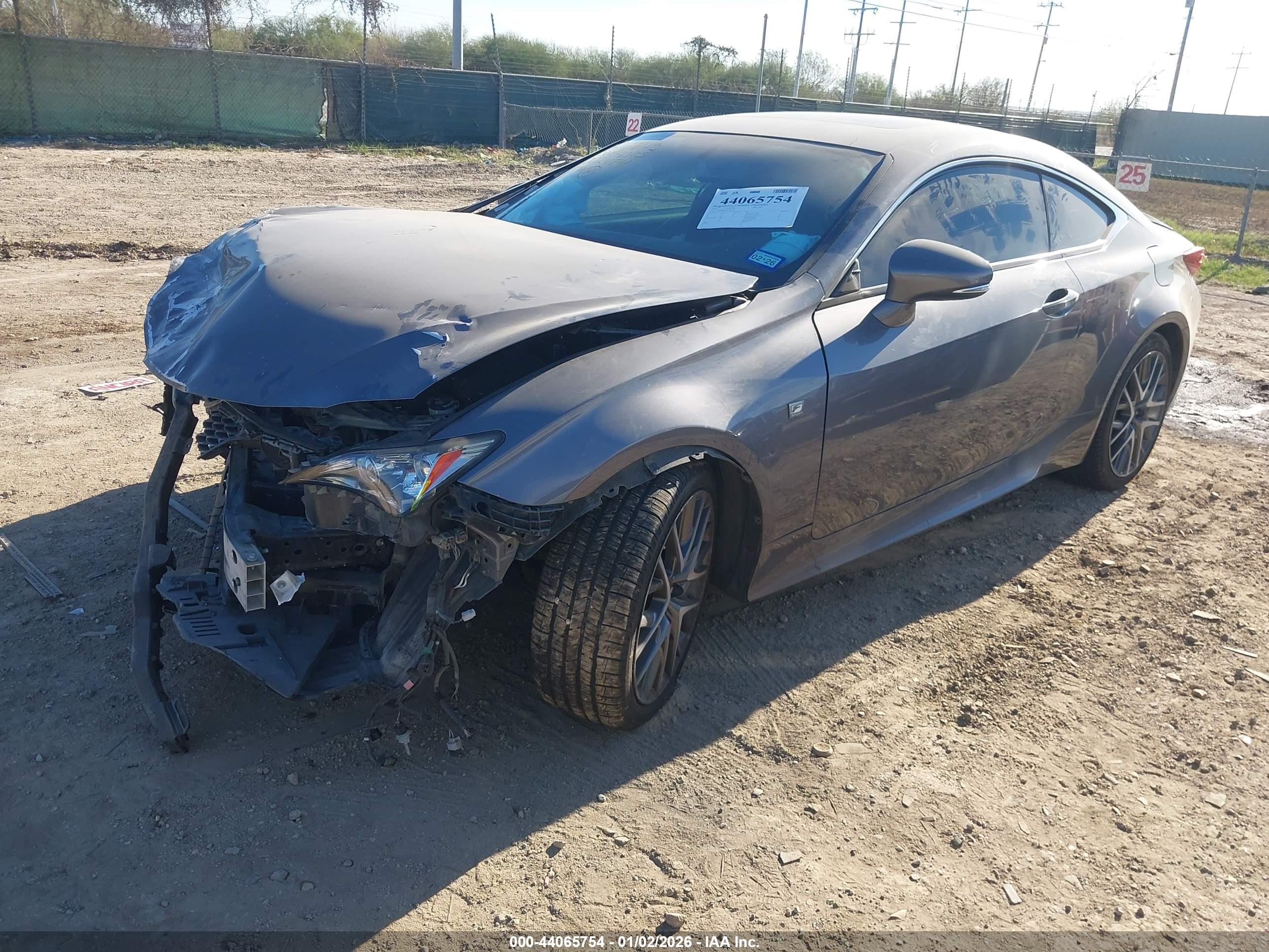 LEXUS RC image 2