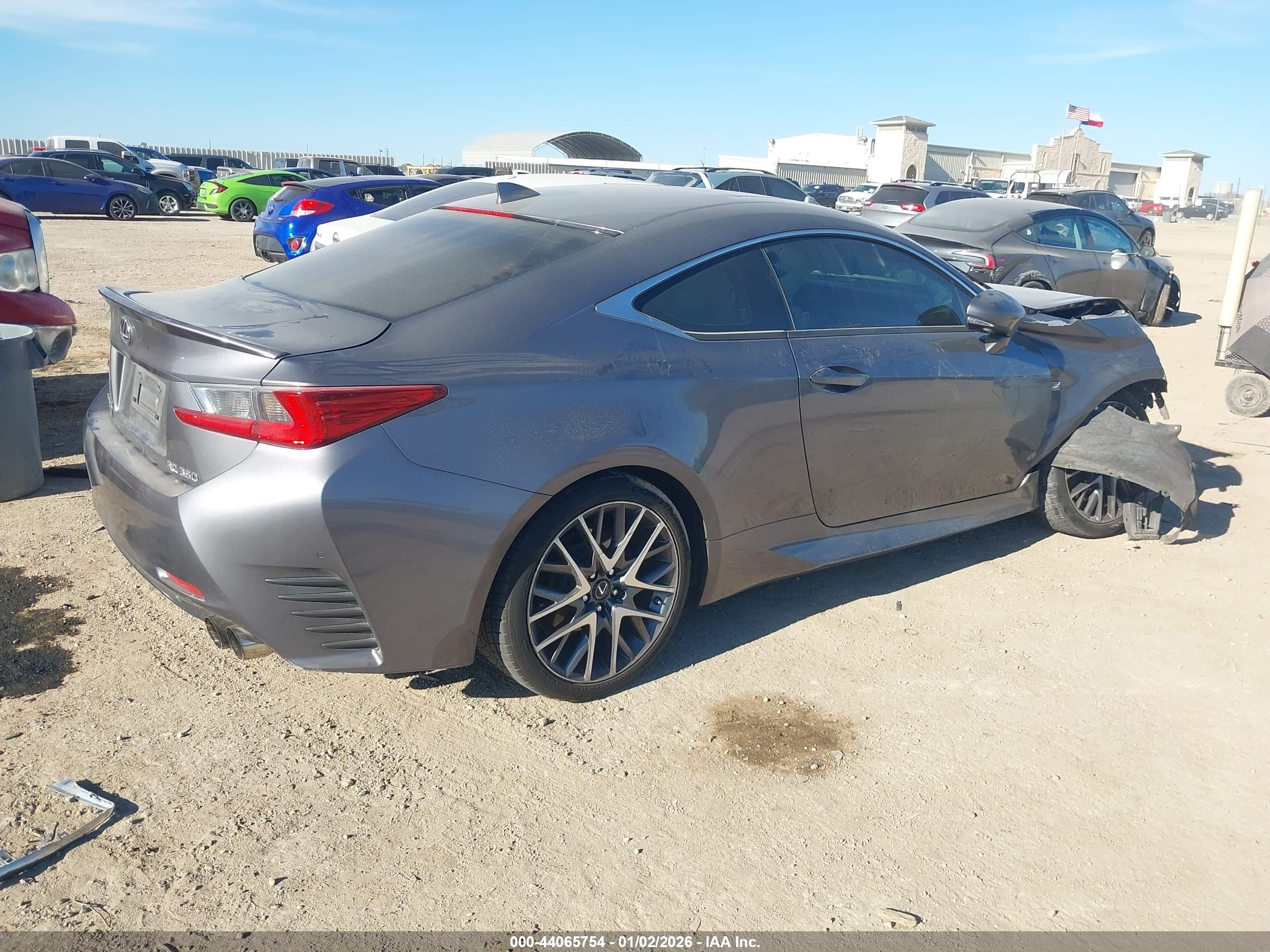 LEXUS RC image 4