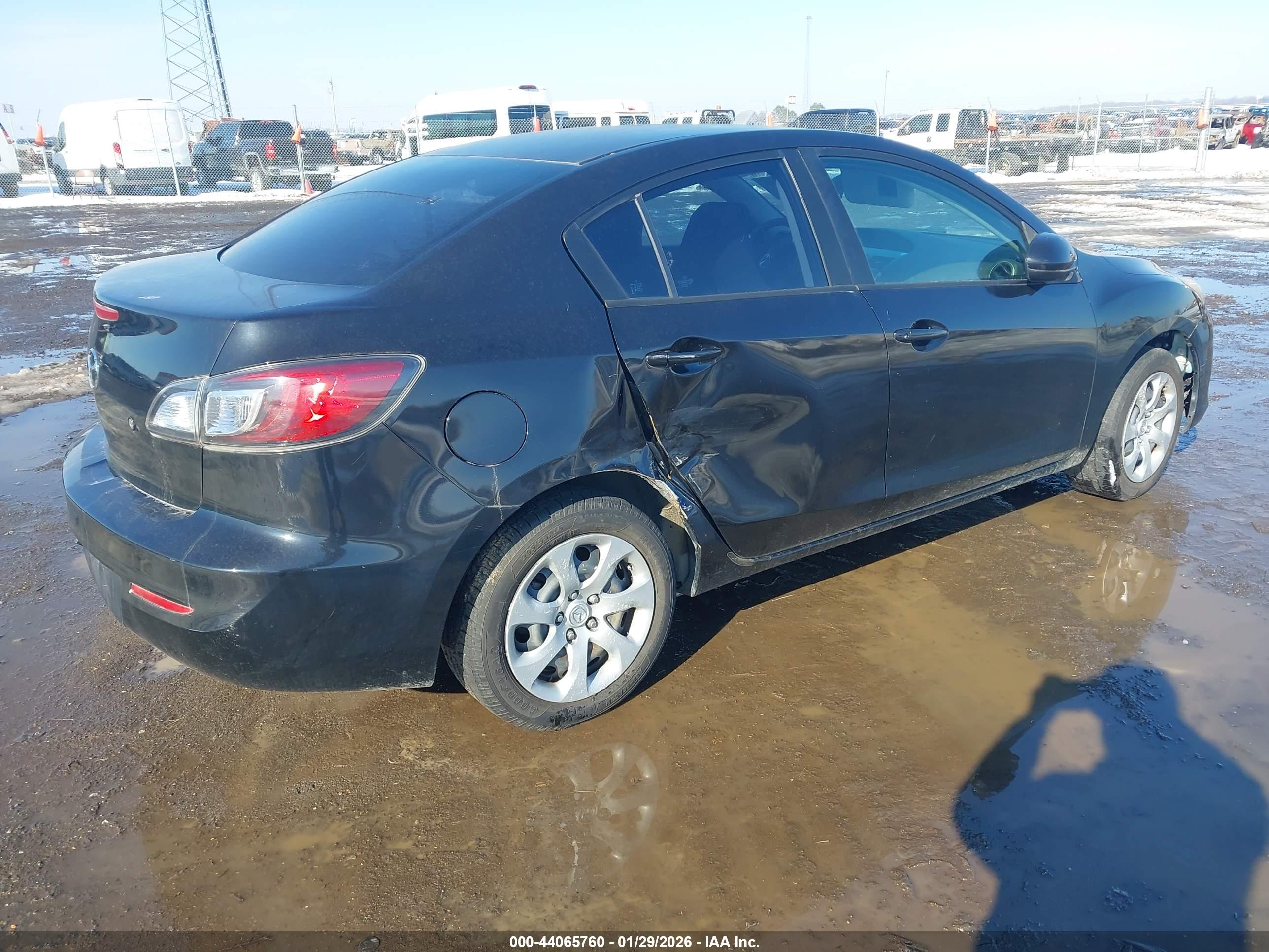MAZDA MAZDA3 image 4