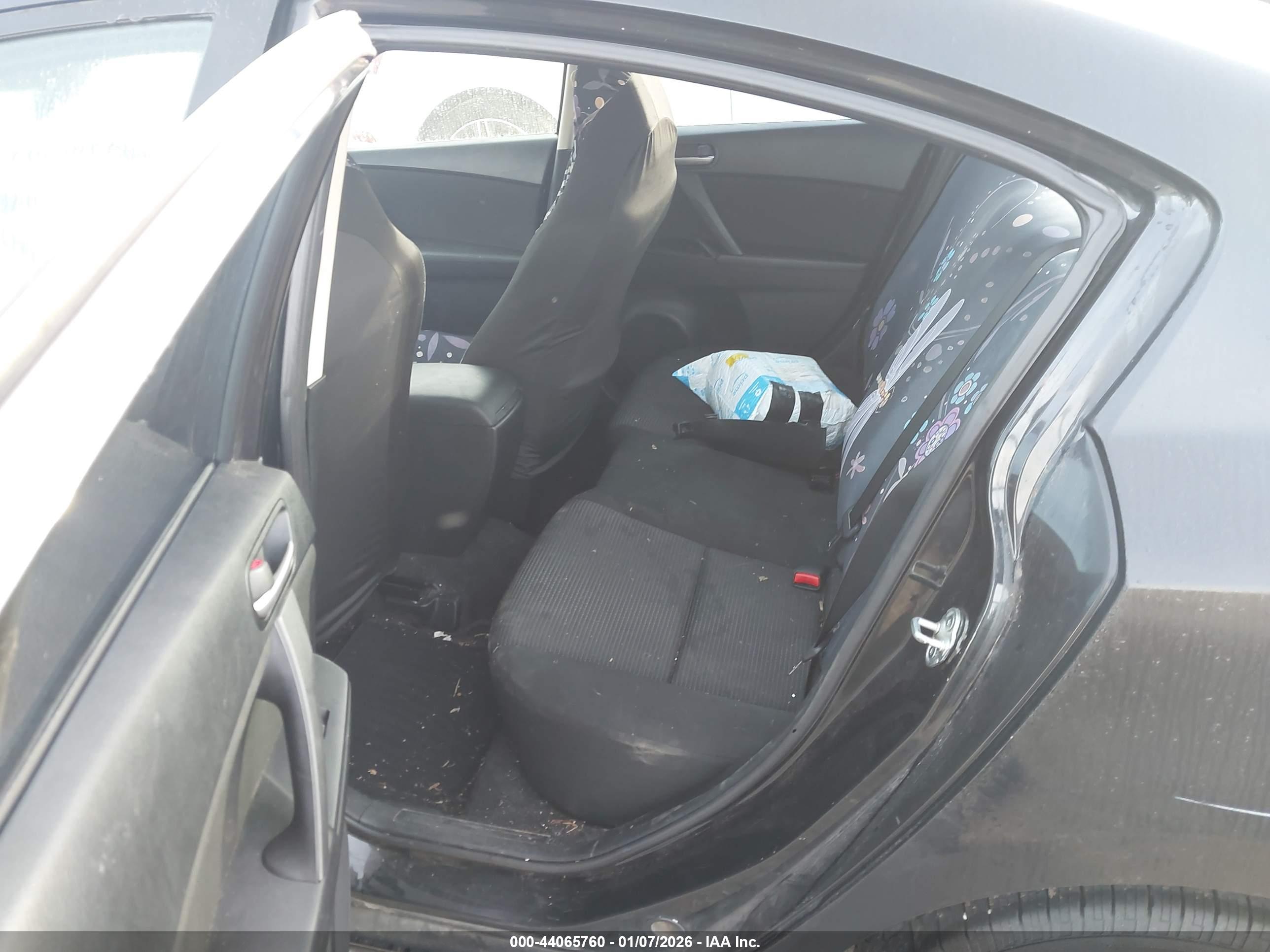 MAZDA MAZDA3 image 8