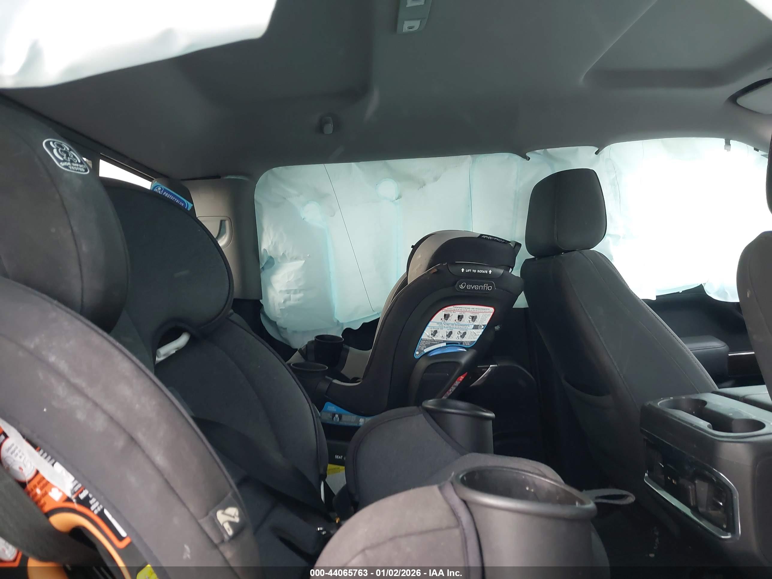 GMC SIERRA image 8