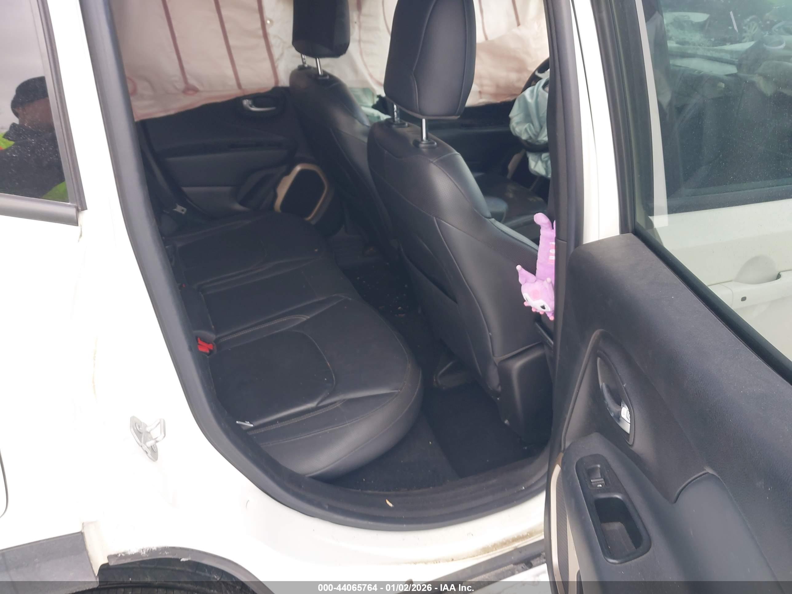 JEEP RENEGADE image 8