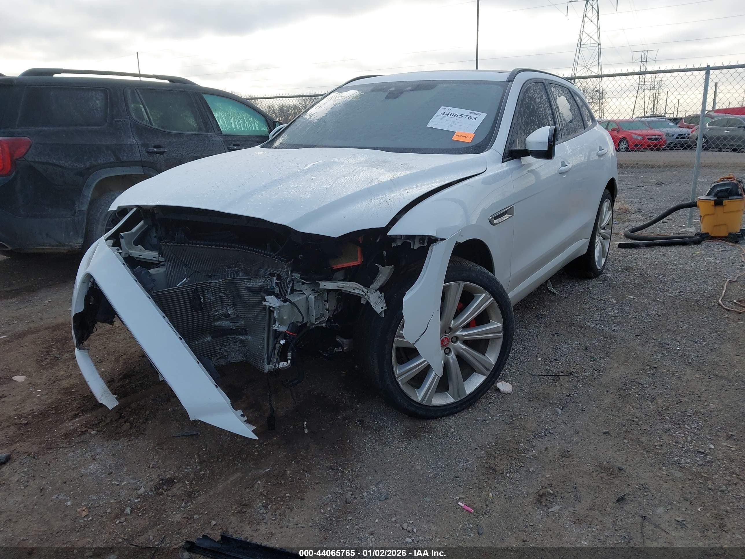 JAGUAR F-PACE image 2