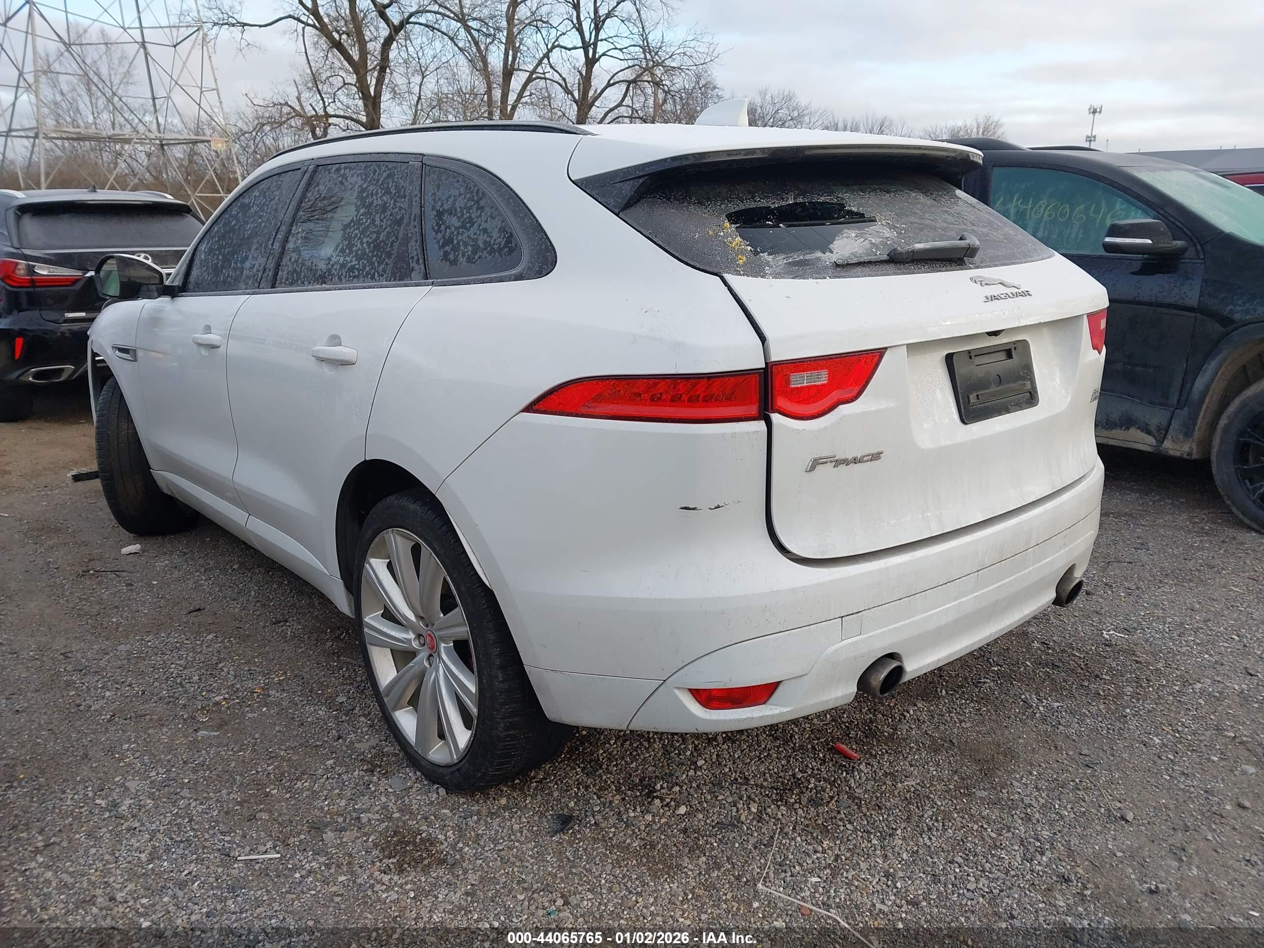 JAGUAR F-PACE image 3