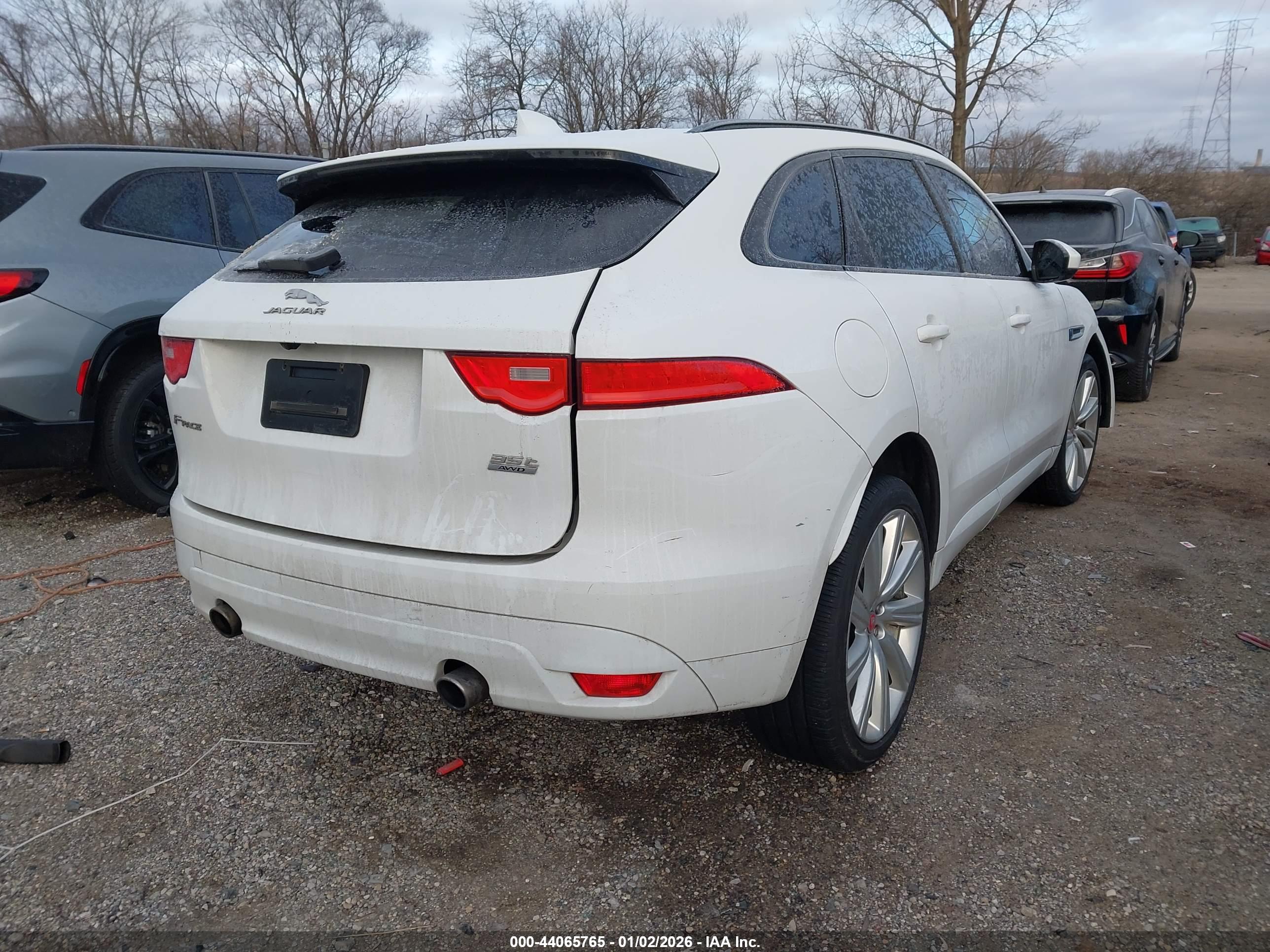 JAGUAR F-PACE image 4