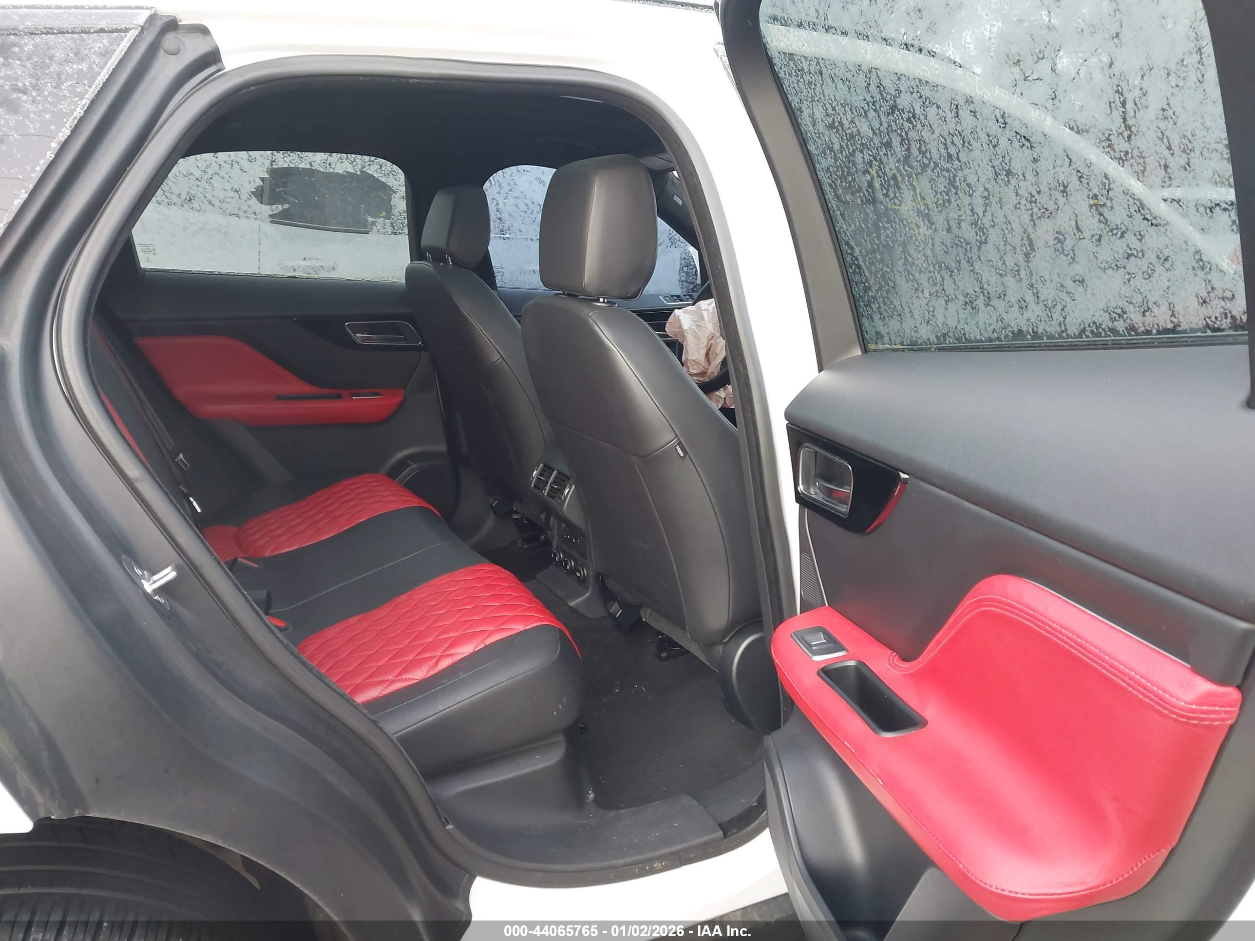 JAGUAR F-PACE image 8