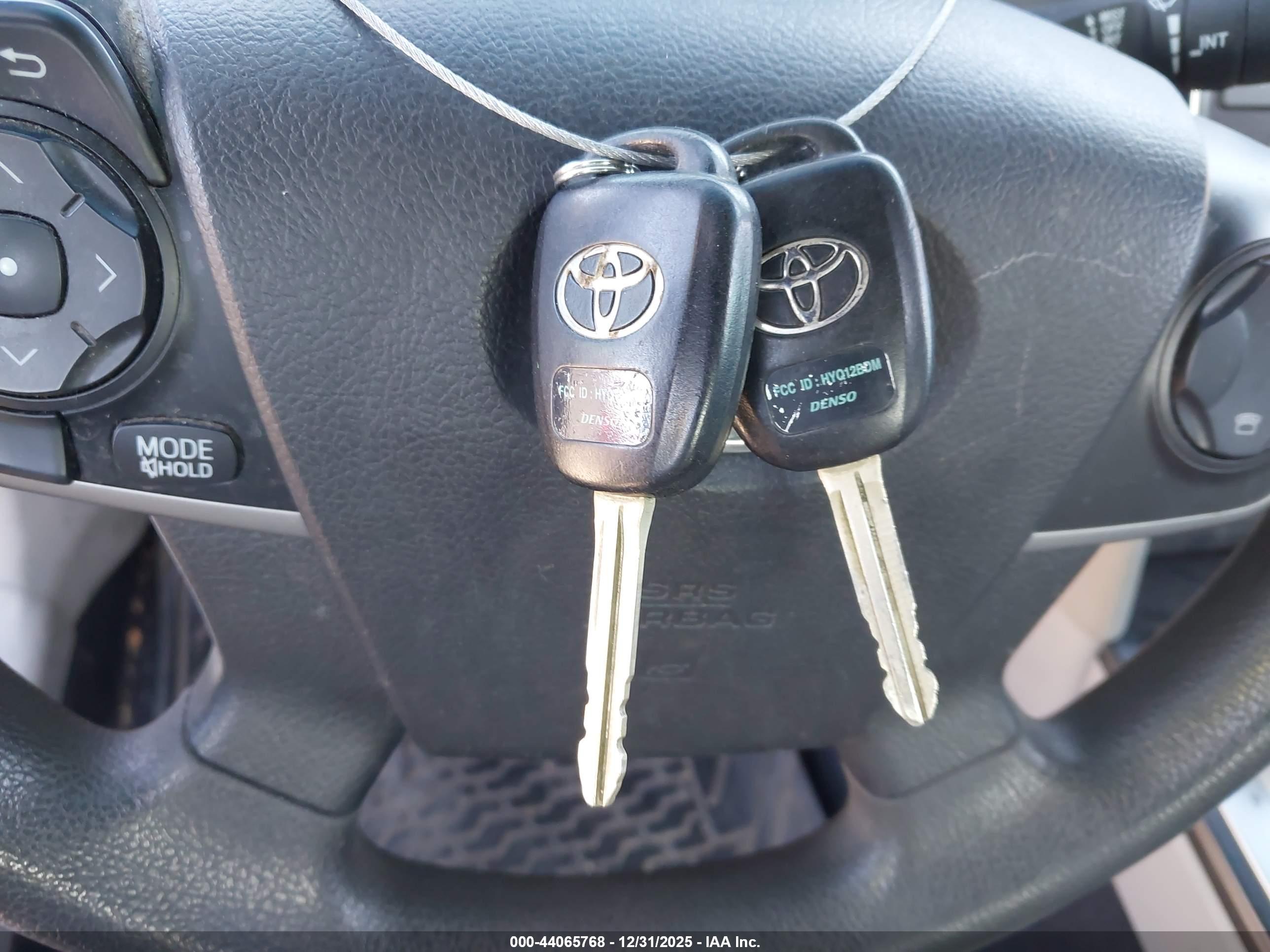 TOYOTA CAMRY image 11