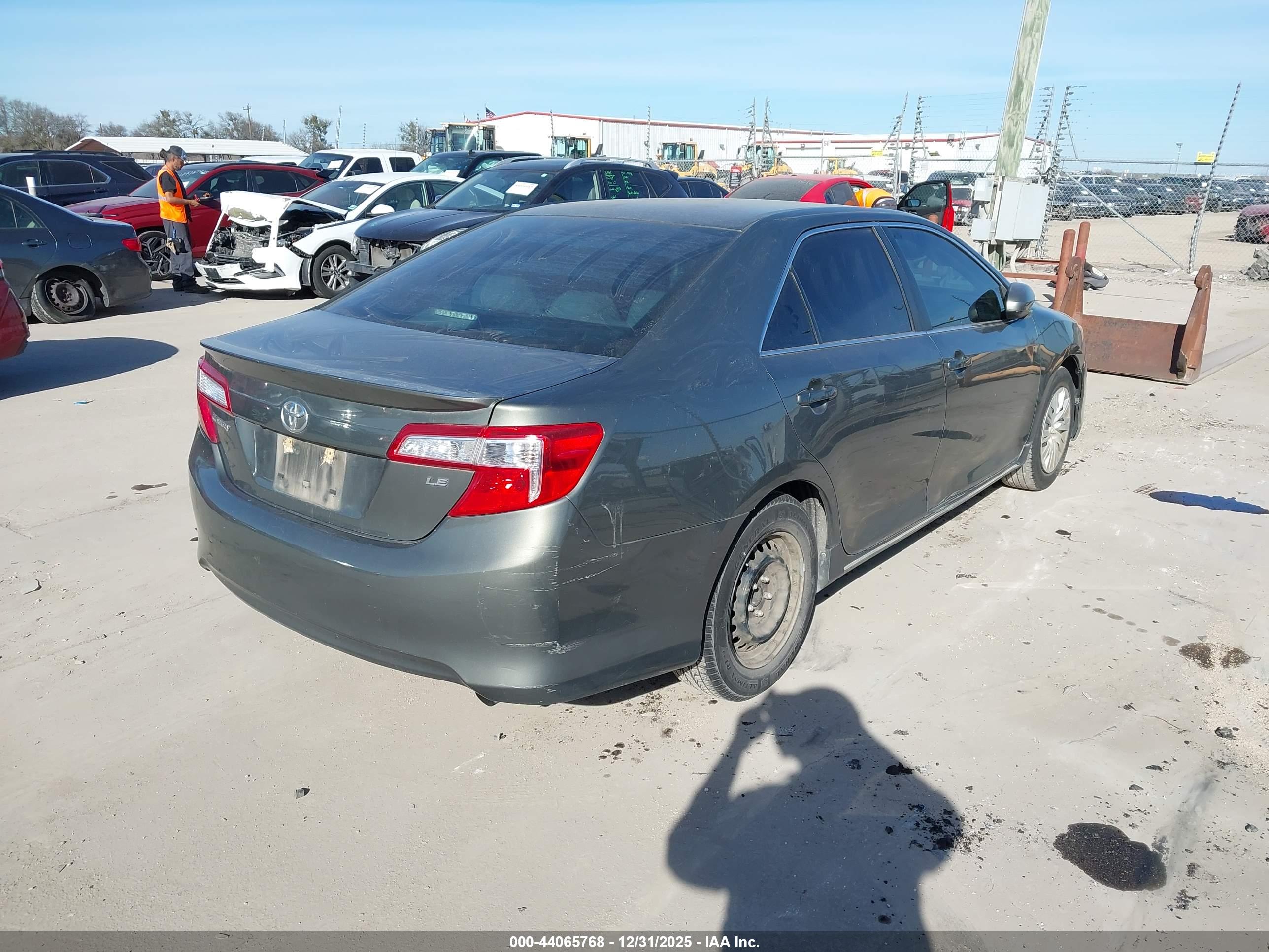 TOYOTA CAMRY image 4