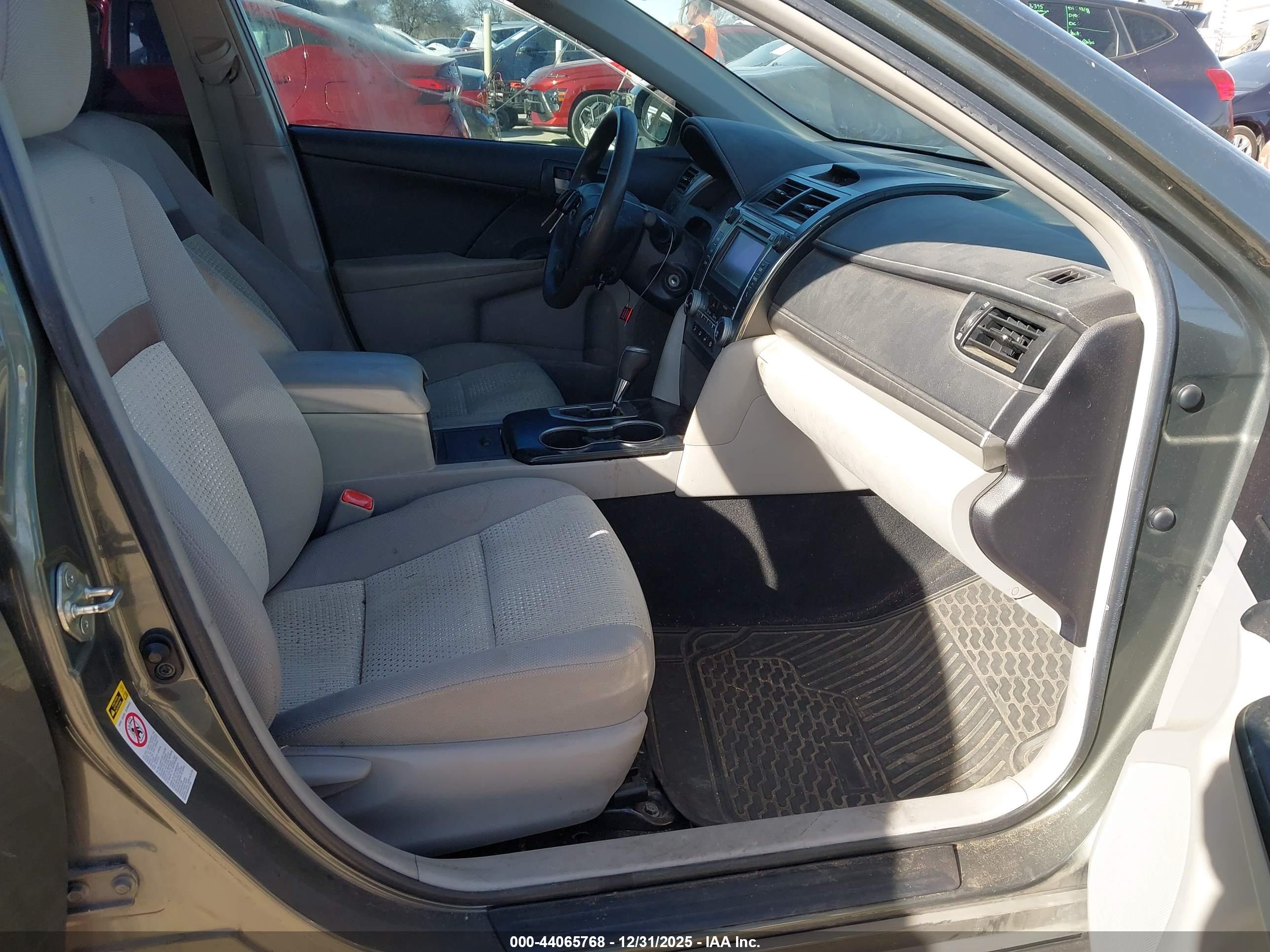 TOYOTA CAMRY image 5