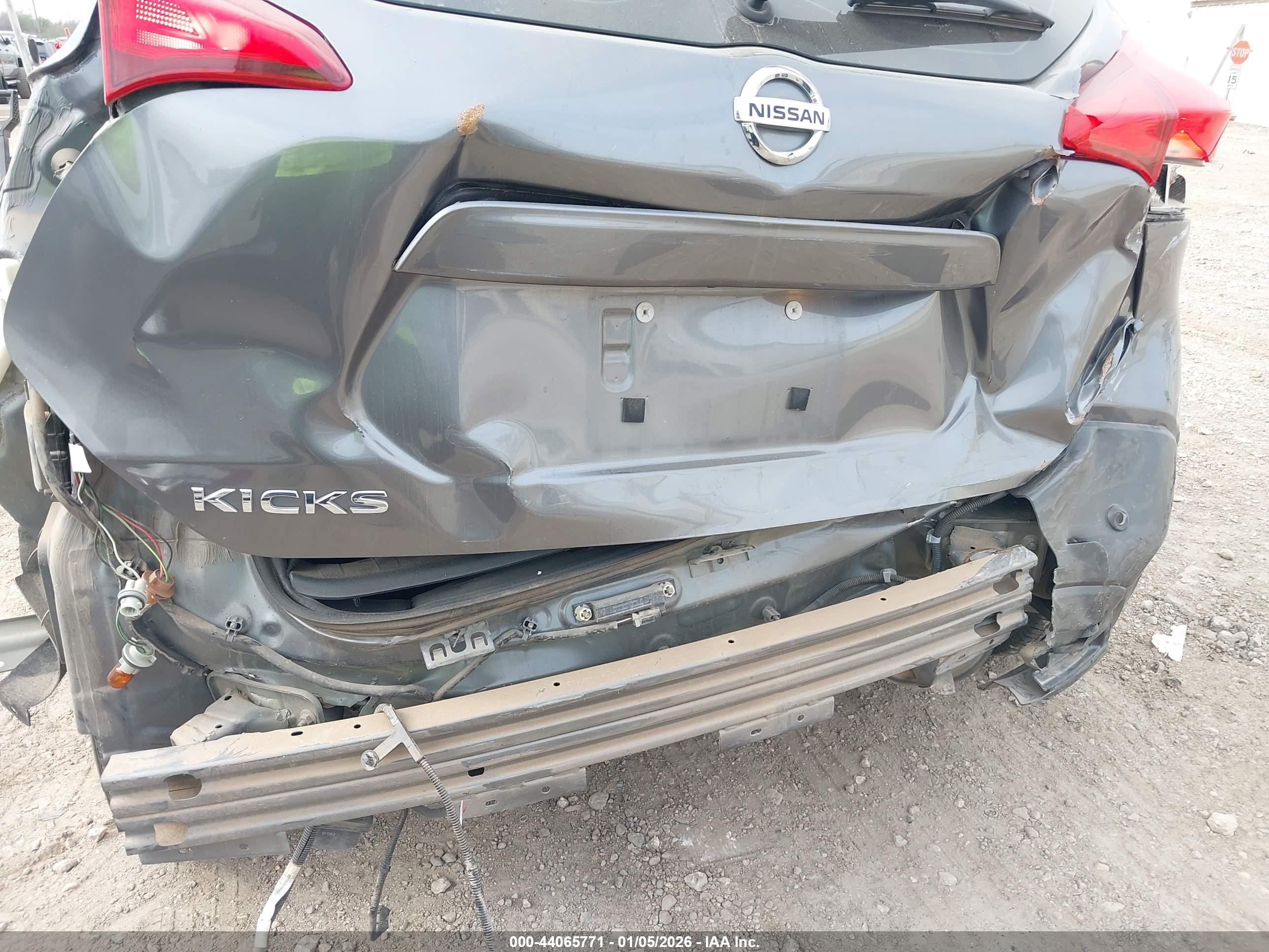 NISSAN KICKS image 6