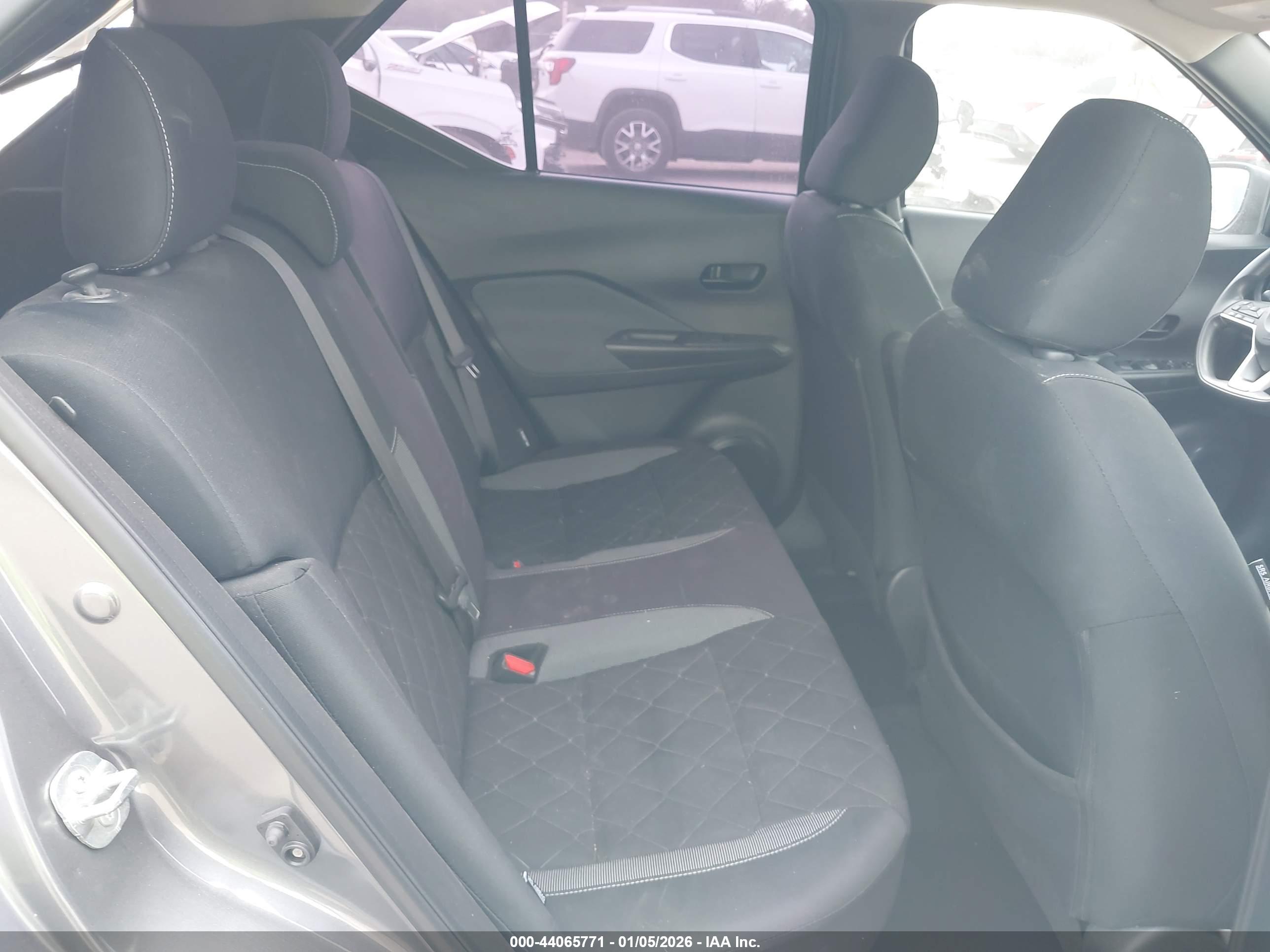 NISSAN KICKS image 8