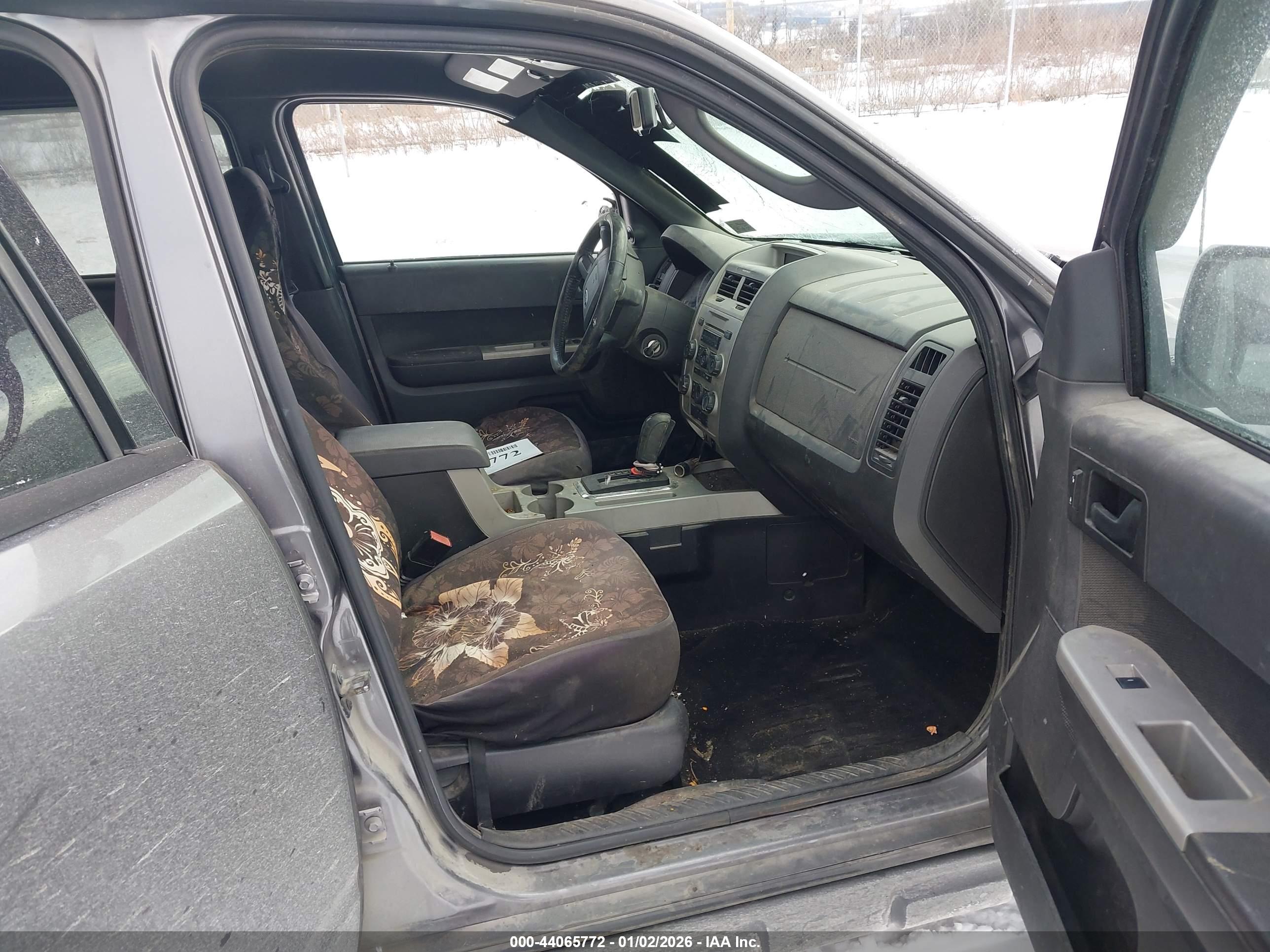 FORD ESCAPE image 5