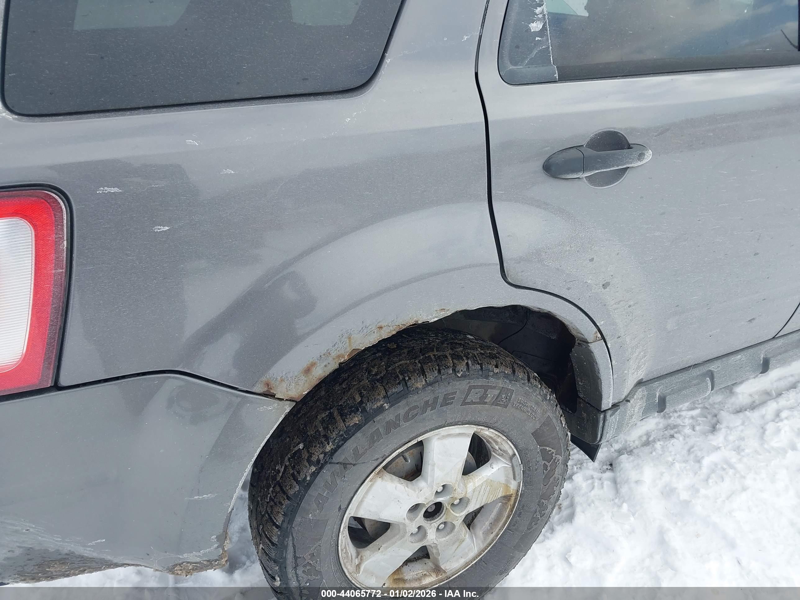 FORD ESCAPE image 6