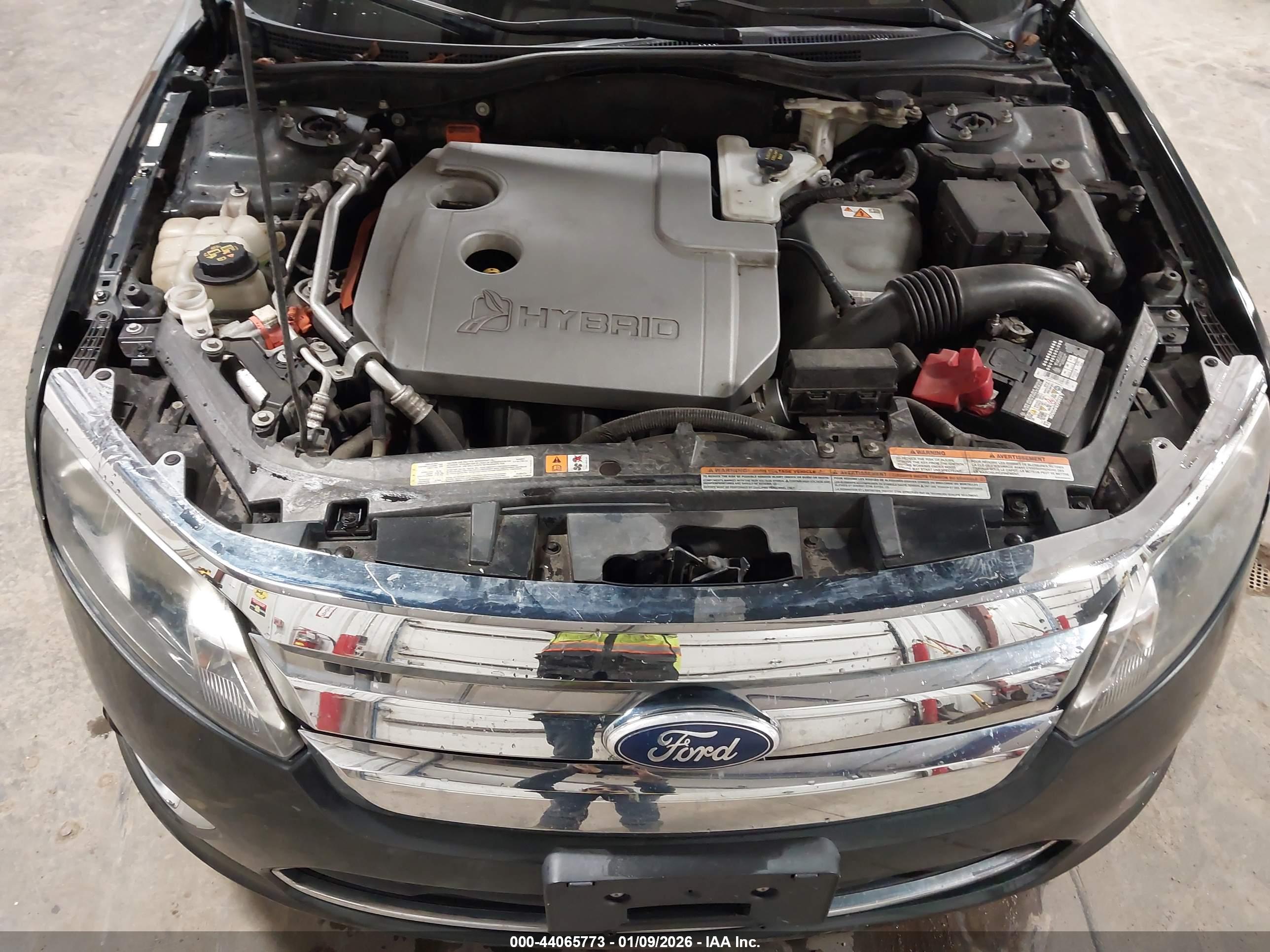 FORD FUSION image 10