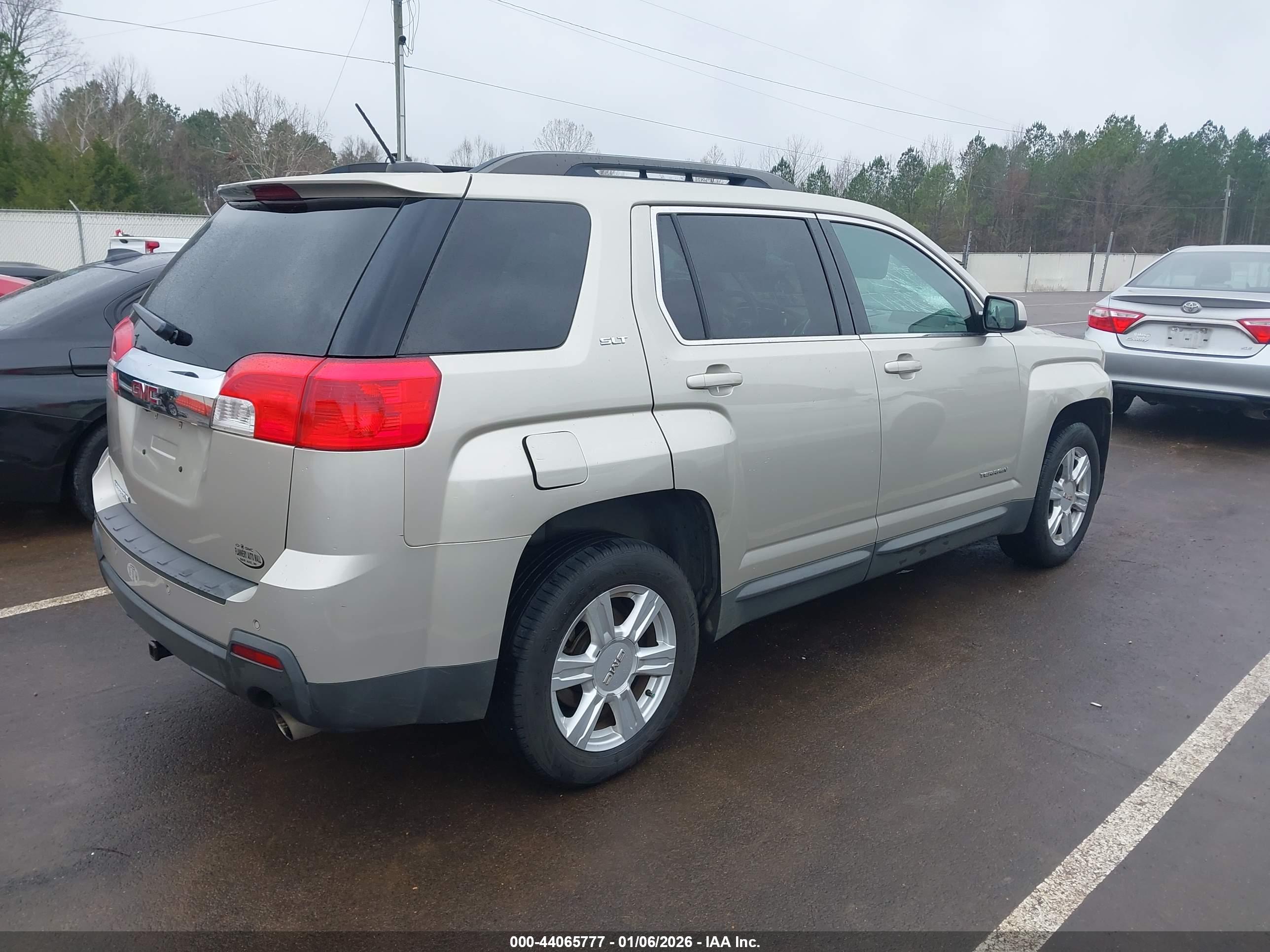 GMC TERRAIN image 4
