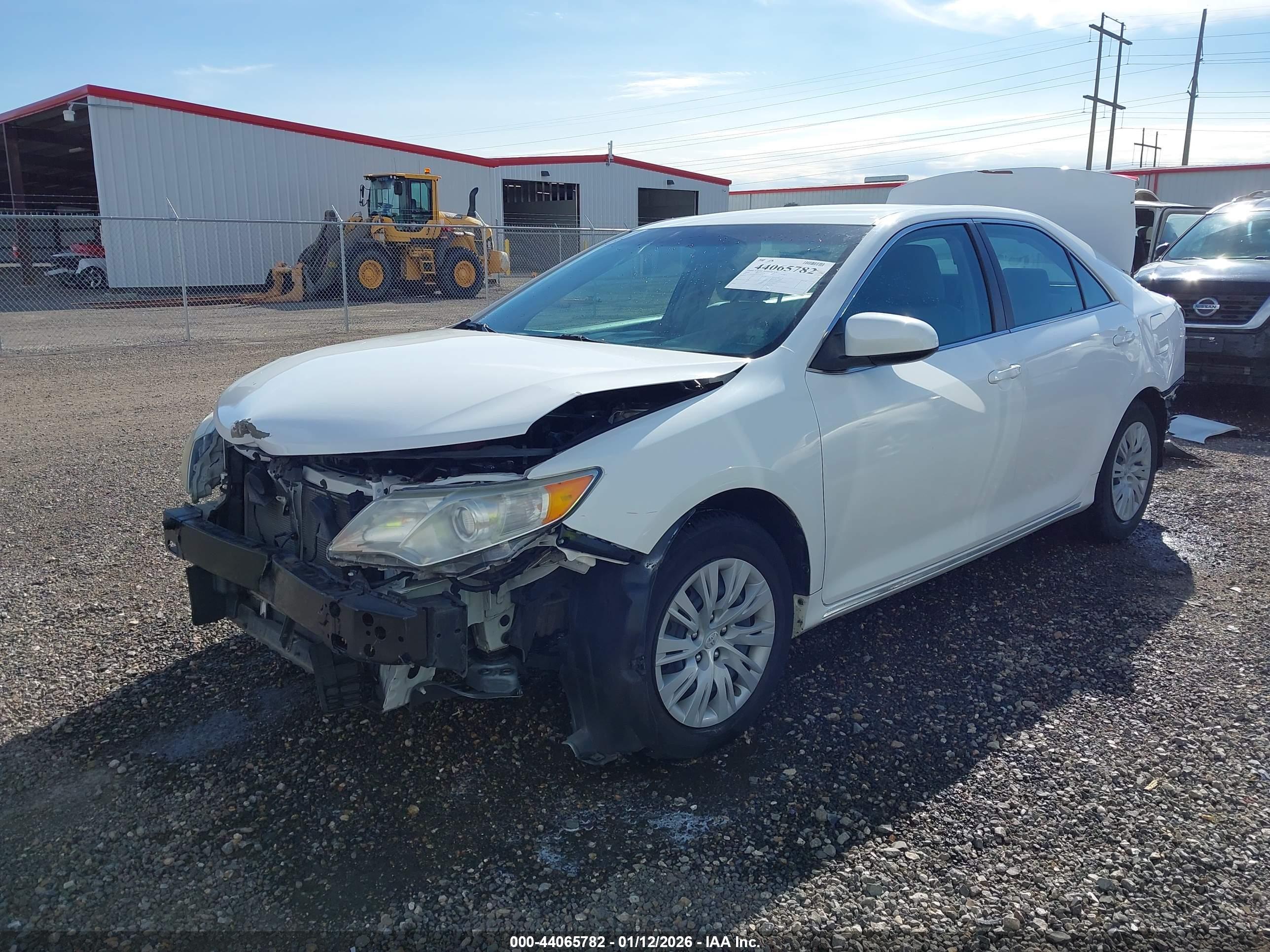 TOYOTA CAMRY image 2