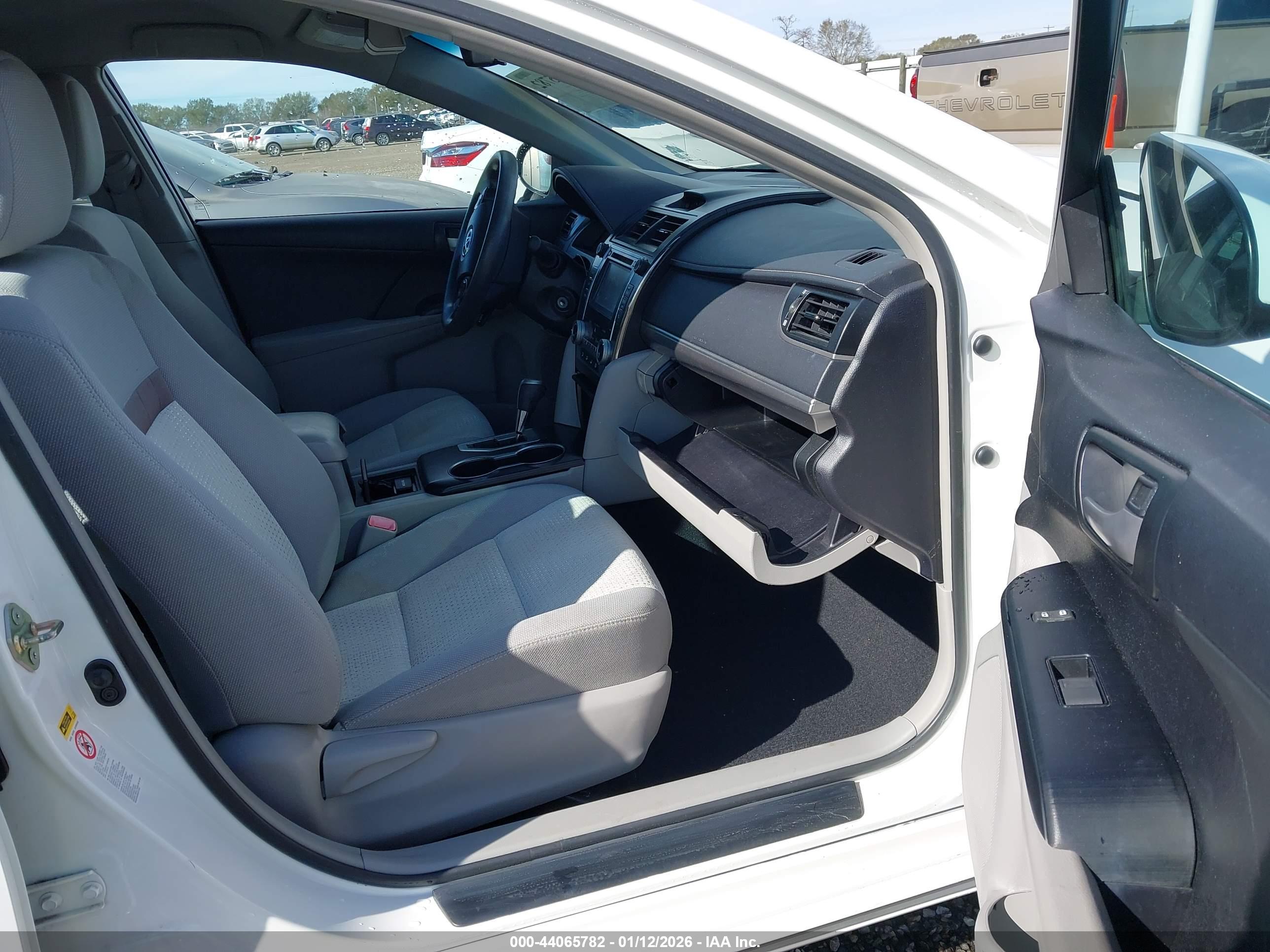 TOYOTA CAMRY image 5