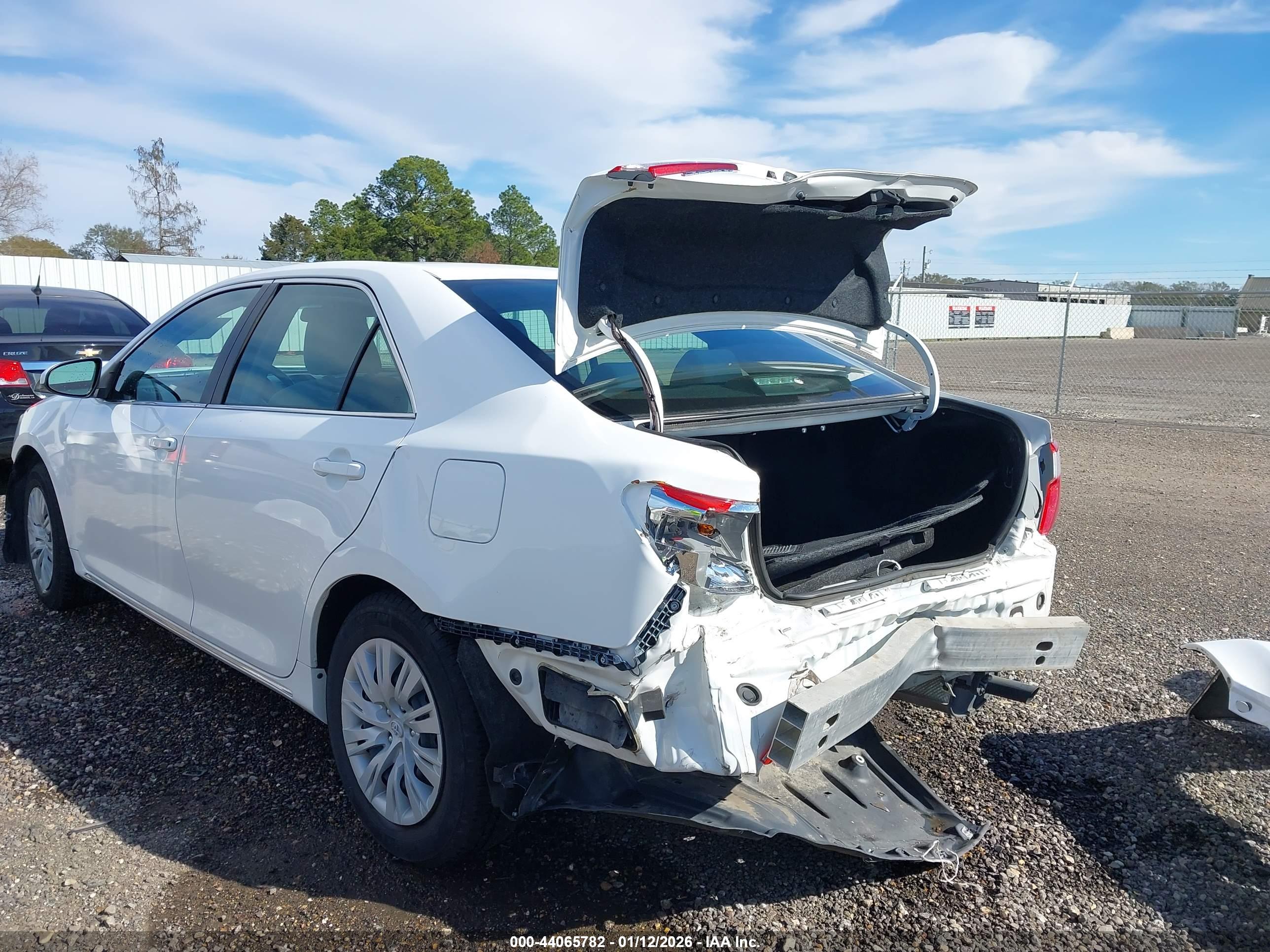 TOYOTA CAMRY image 6