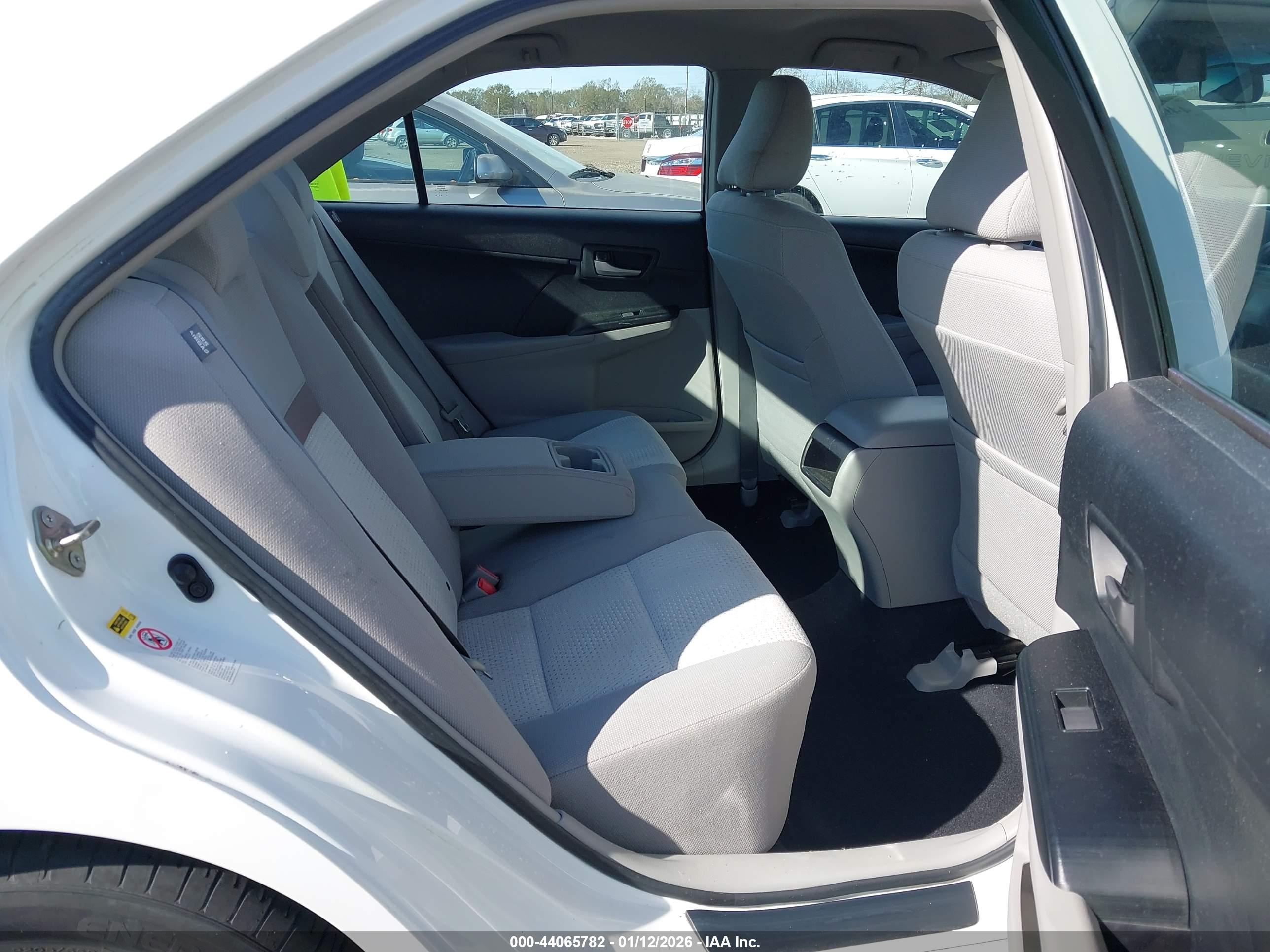 TOYOTA CAMRY image 8
