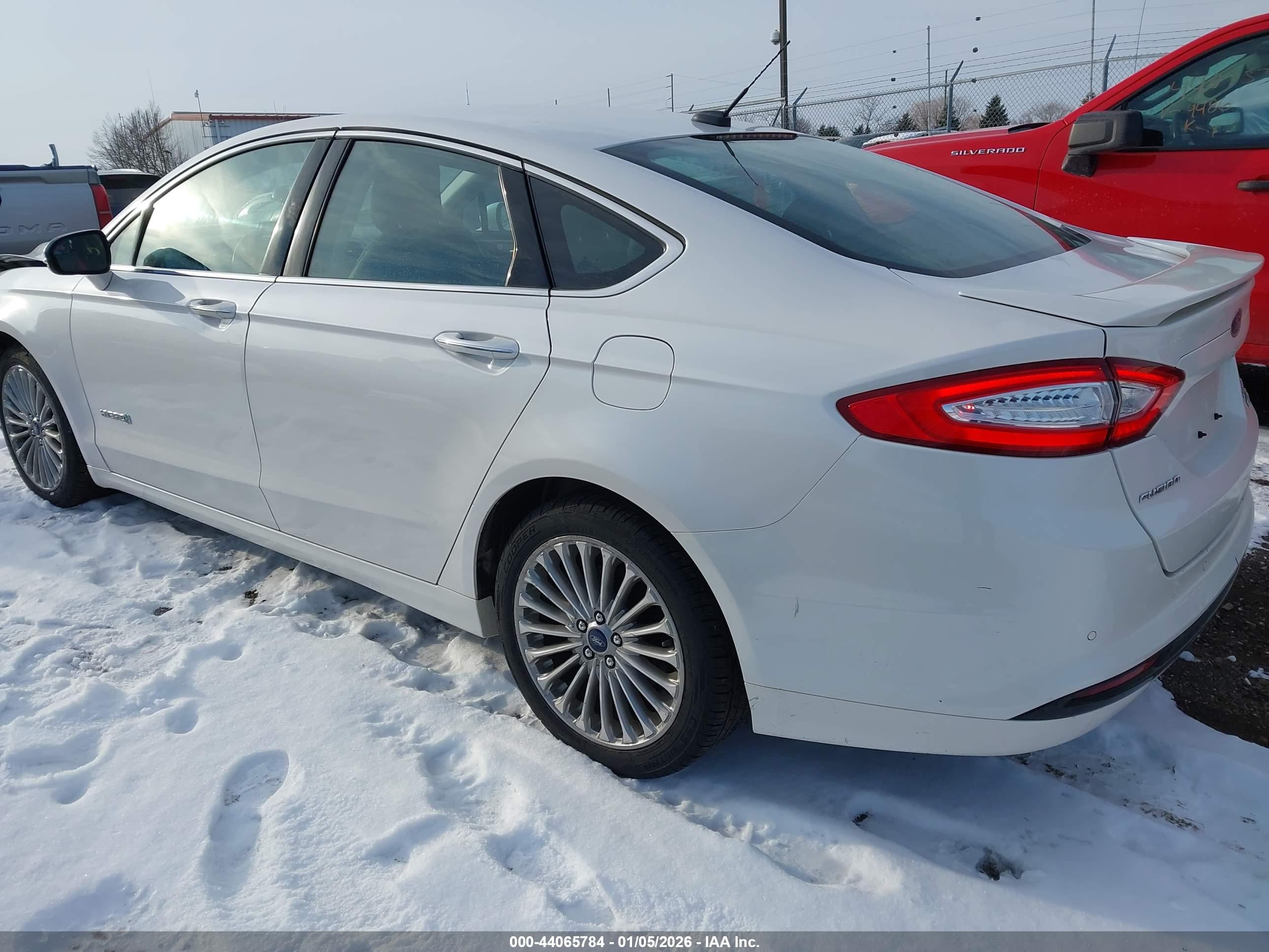 FORD FUSION image 3