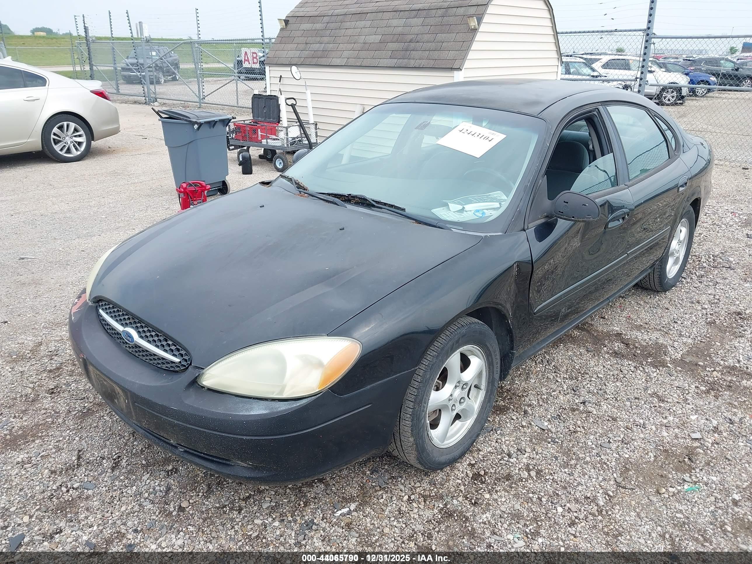 FORD TAURUS image 2