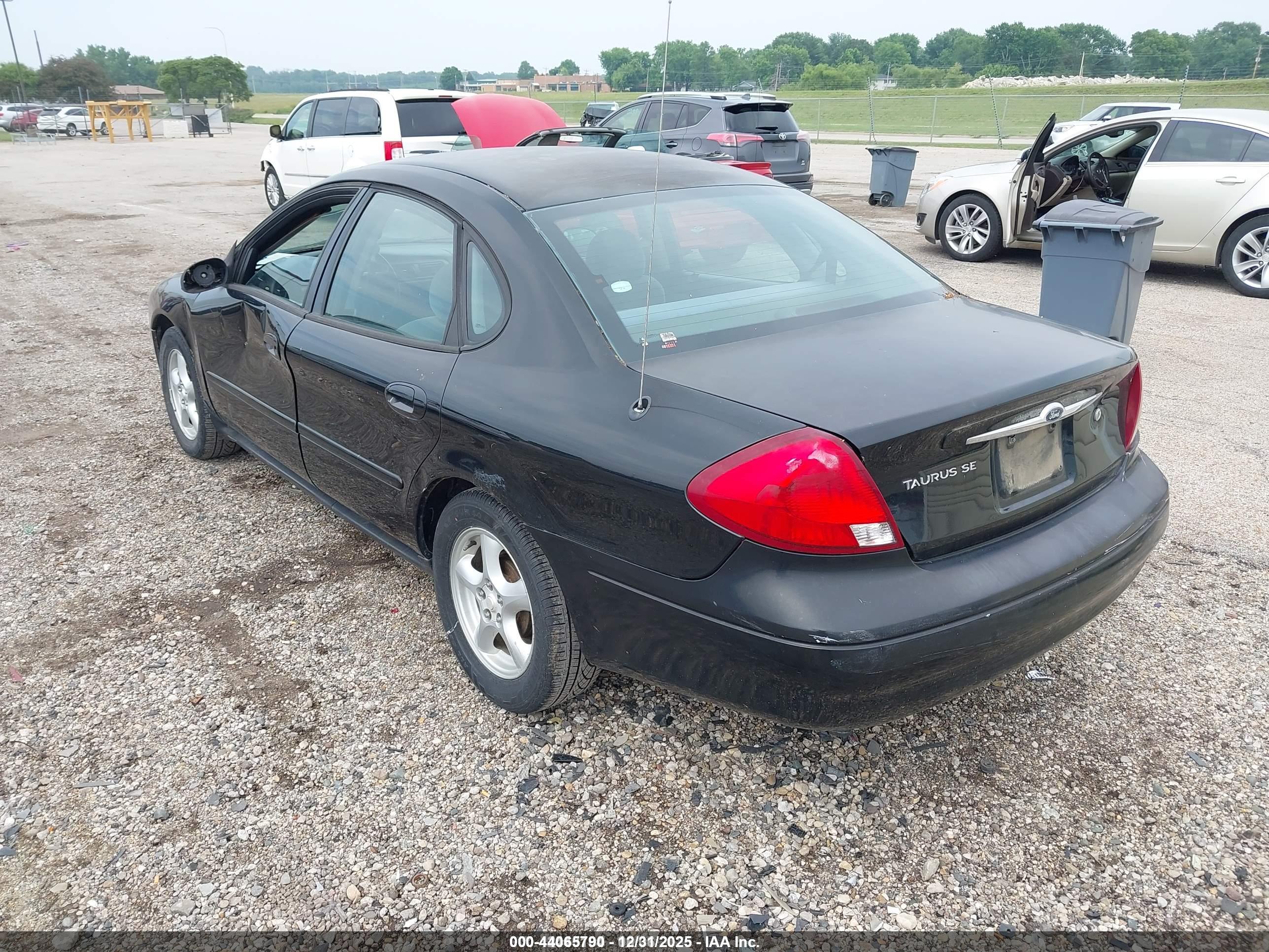 FORD TAURUS image 3