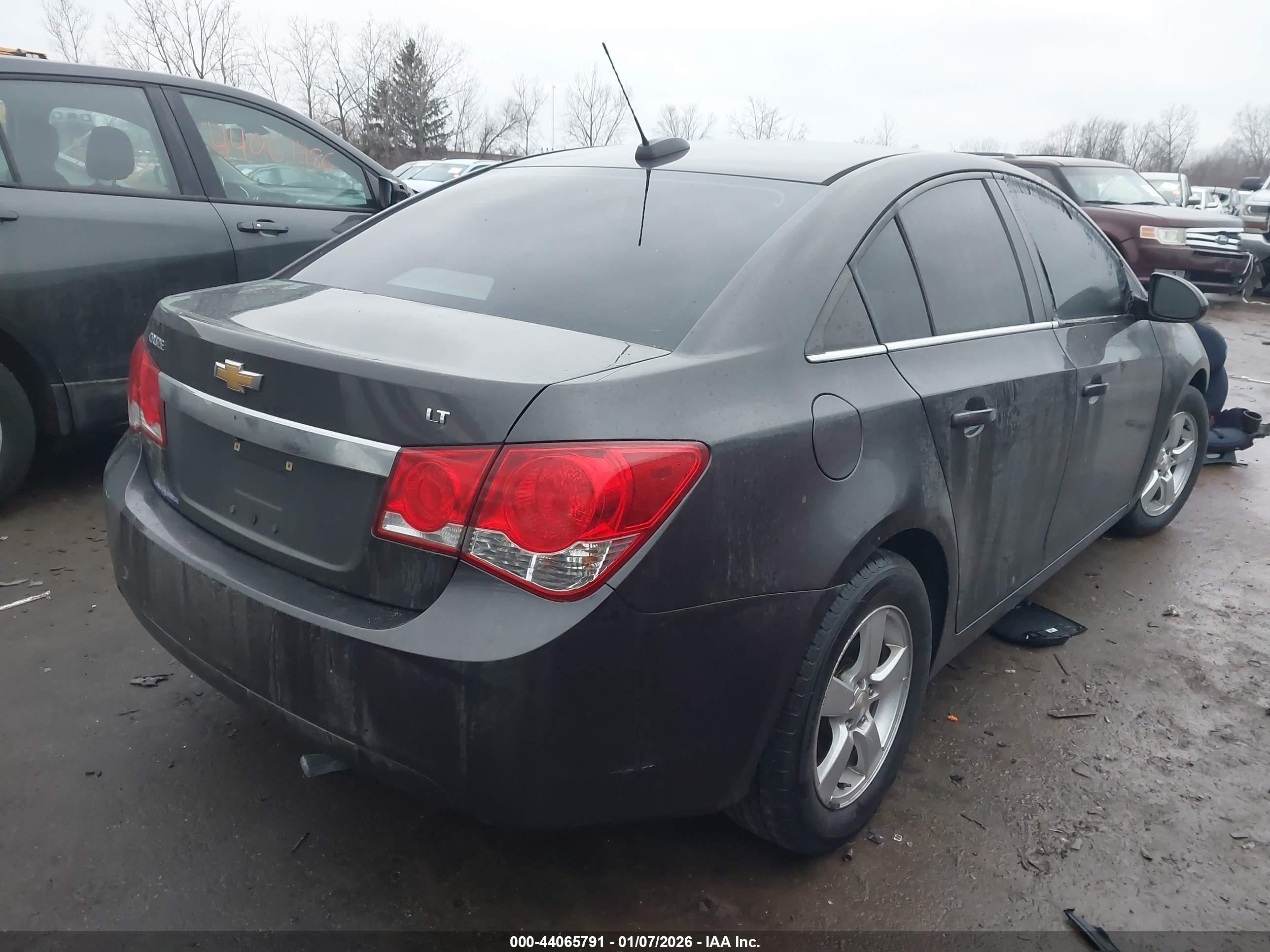CHEVROLET CRUZE image 4