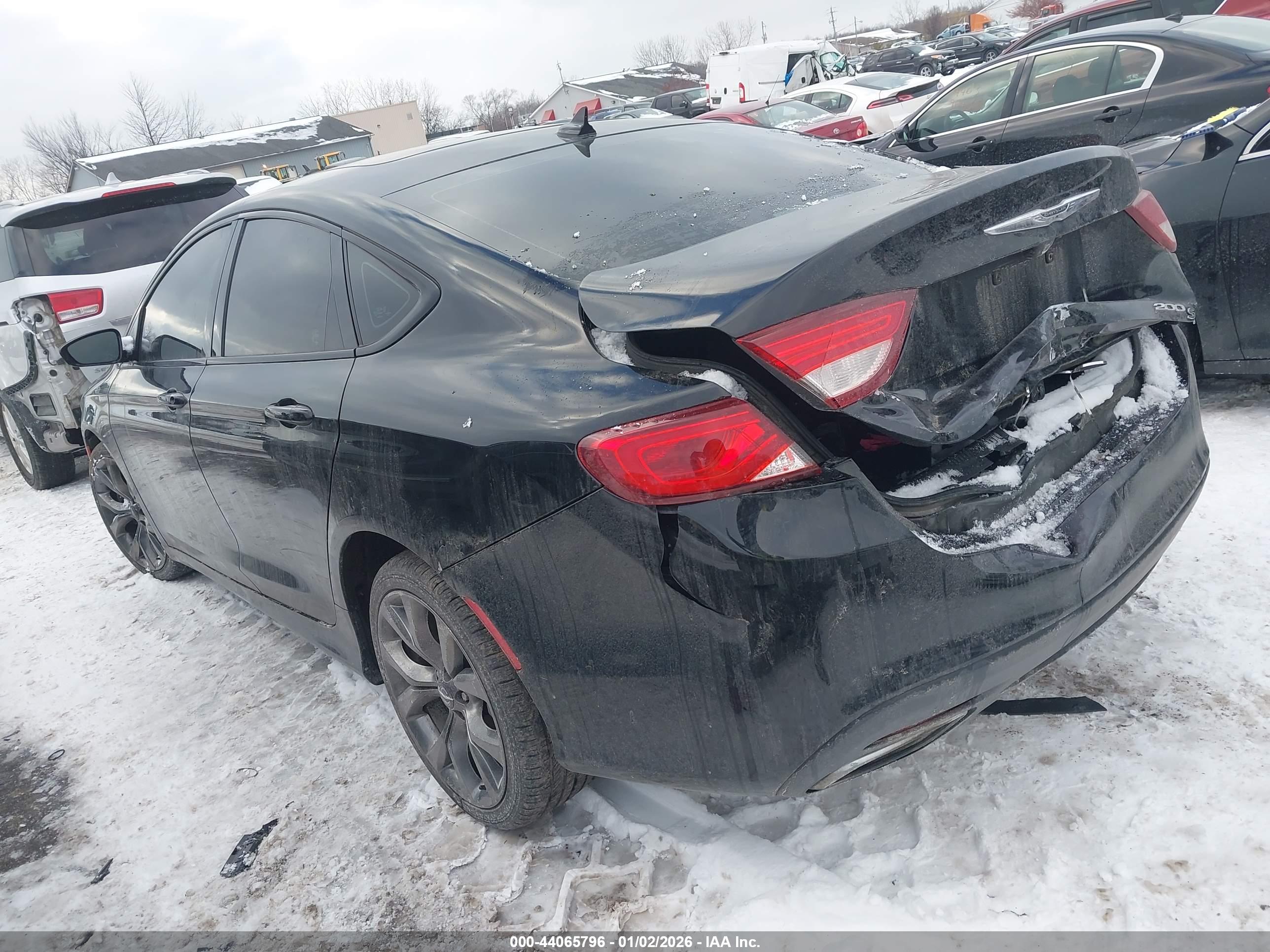 CHRYSLER 200 image 3