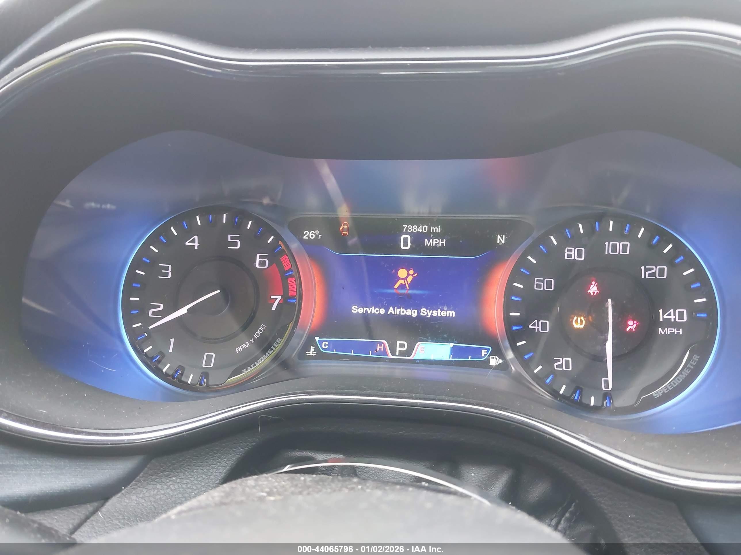 CHRYSLER 200 image 7