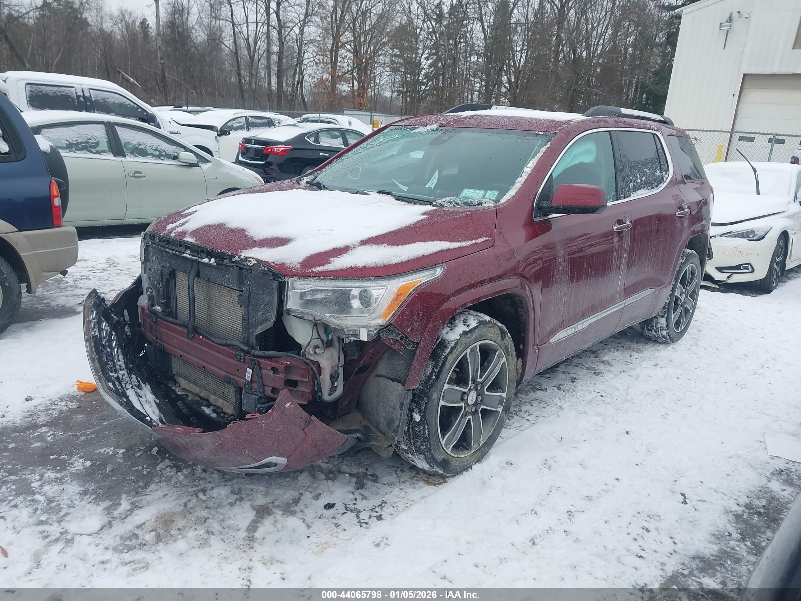 GMC ACADIA image 2