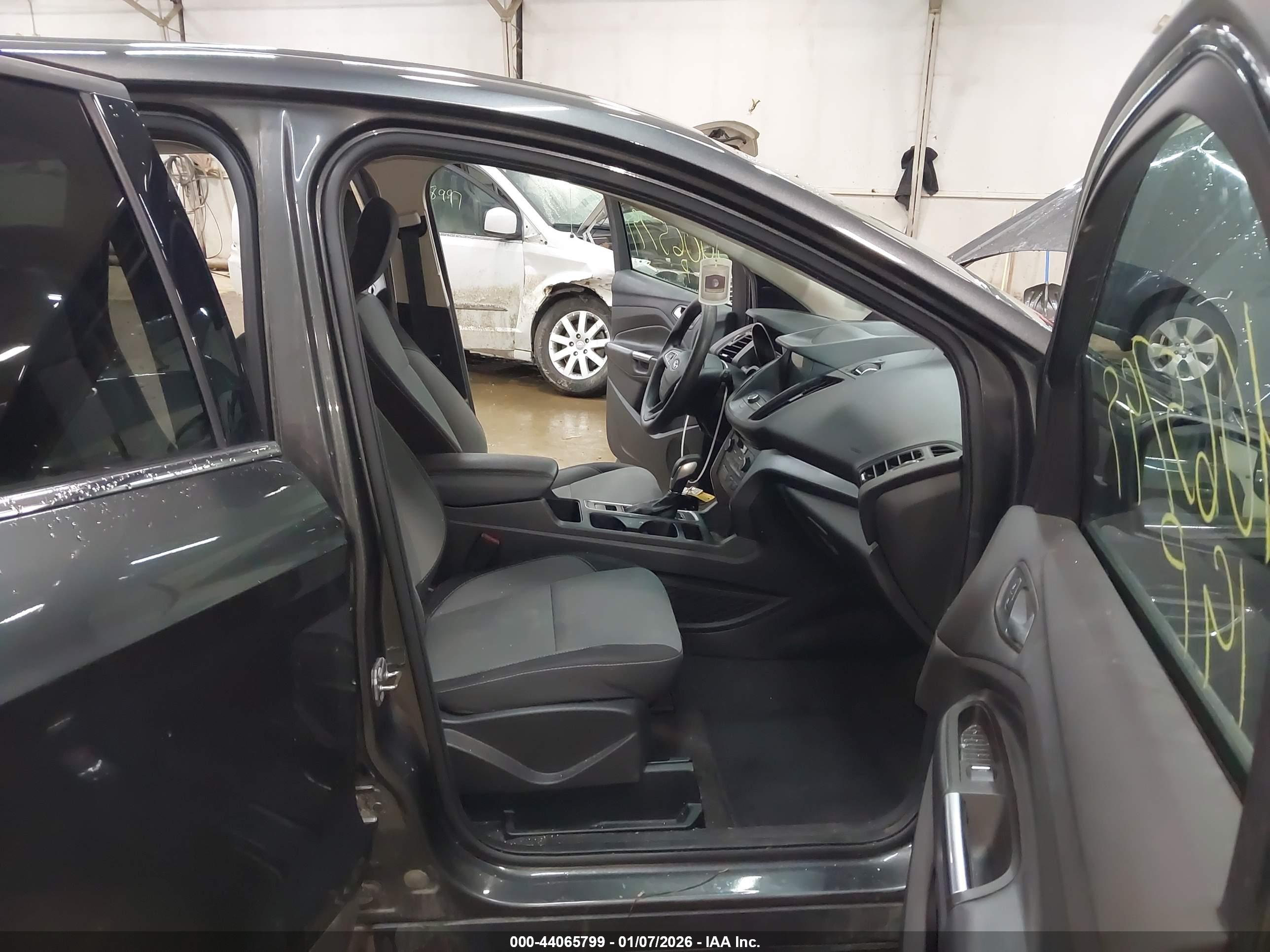 FORD ESCAPE image 5