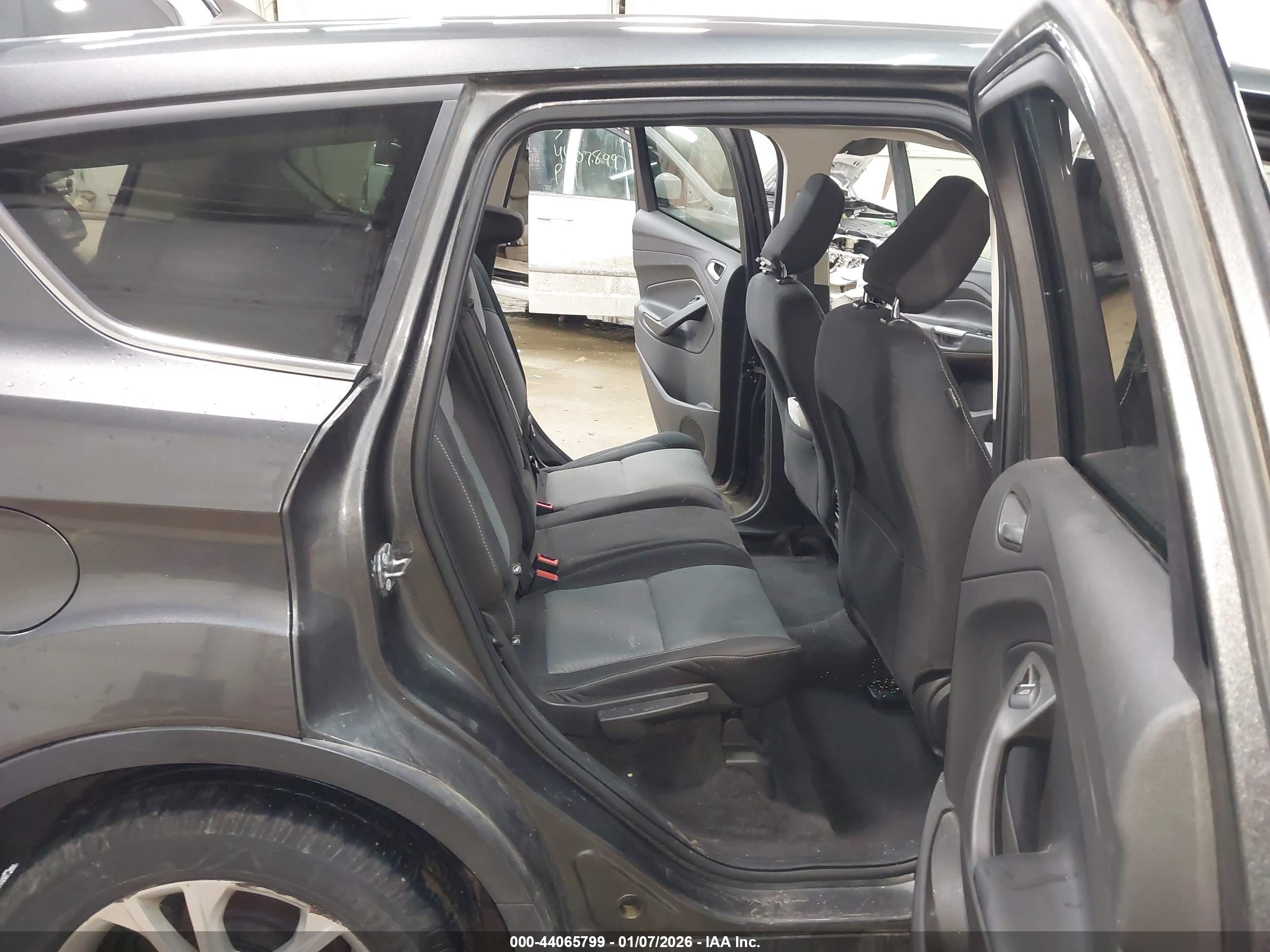 FORD ESCAPE image 8
