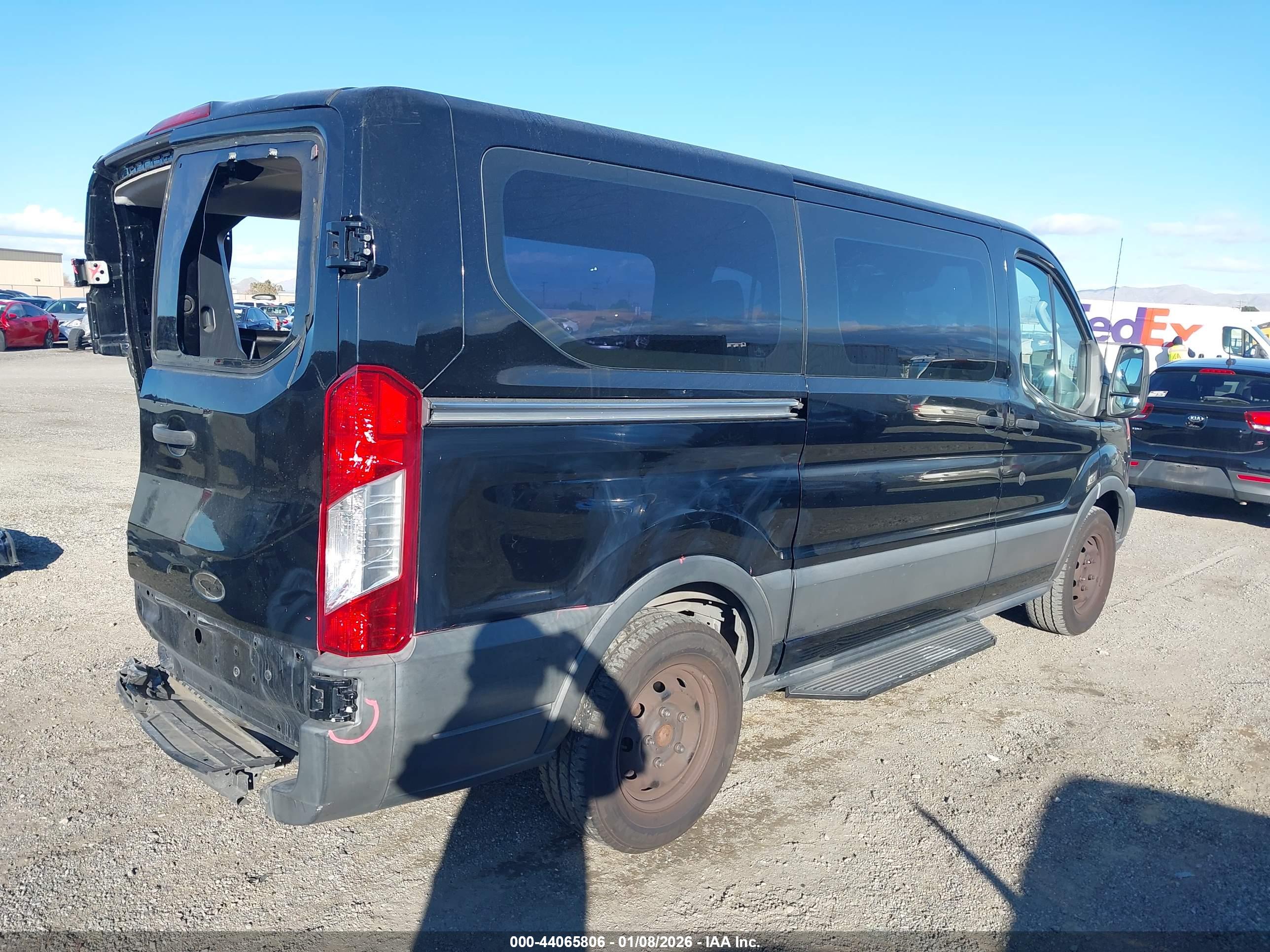 FORD TRANSIT-150 image 4