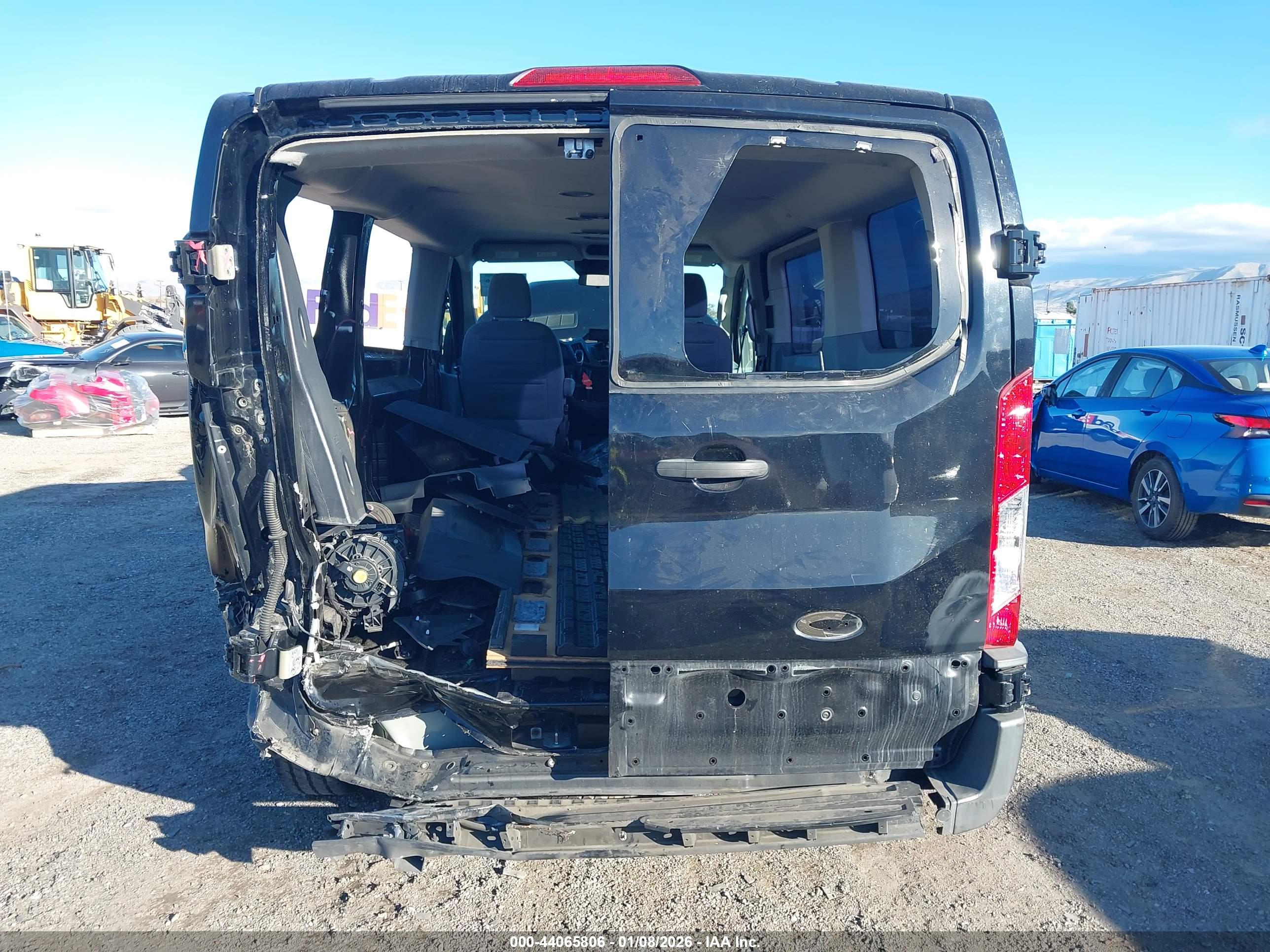 FORD TRANSIT-150 image 6