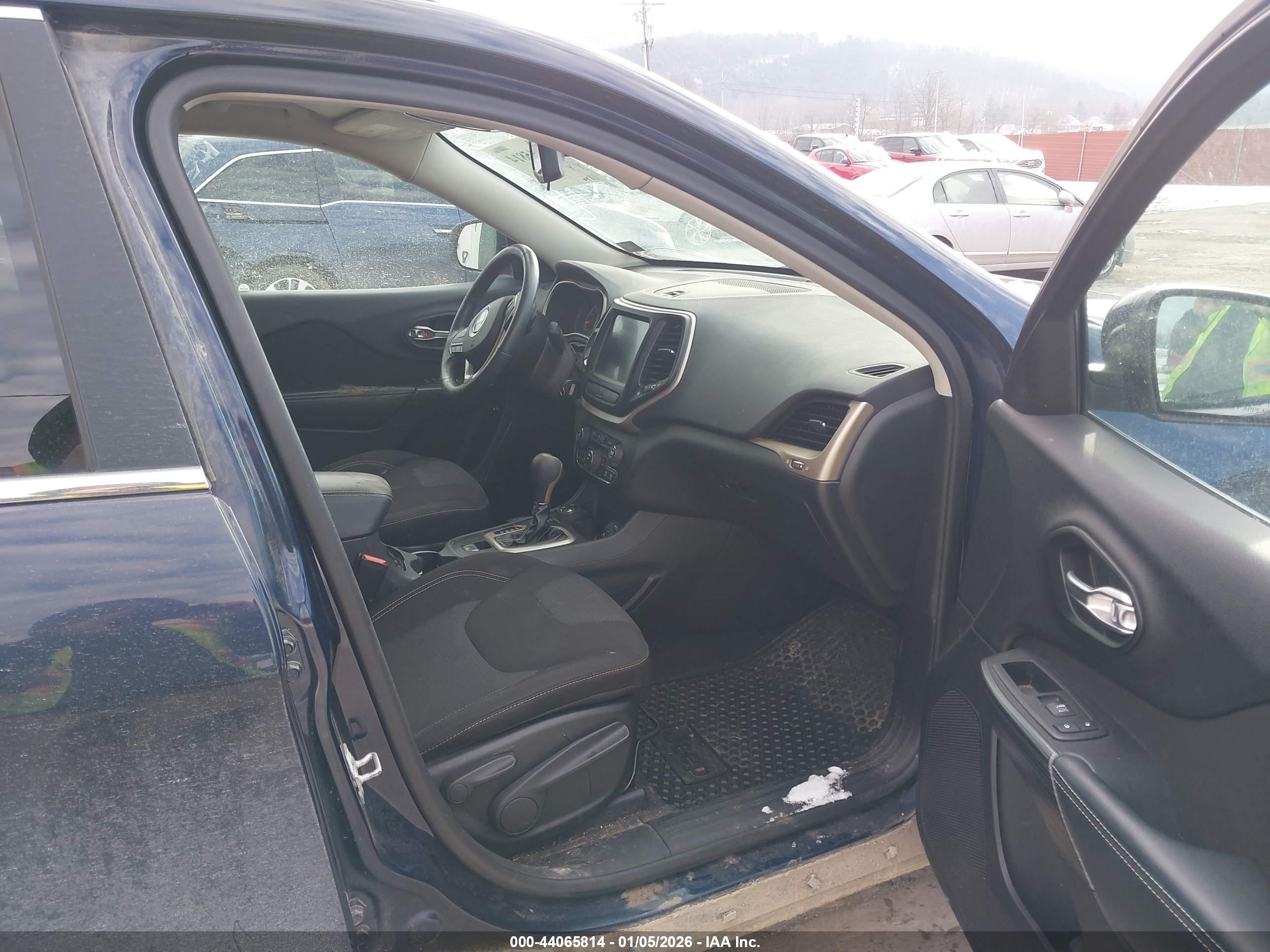 JEEP CHEROKEE image 5