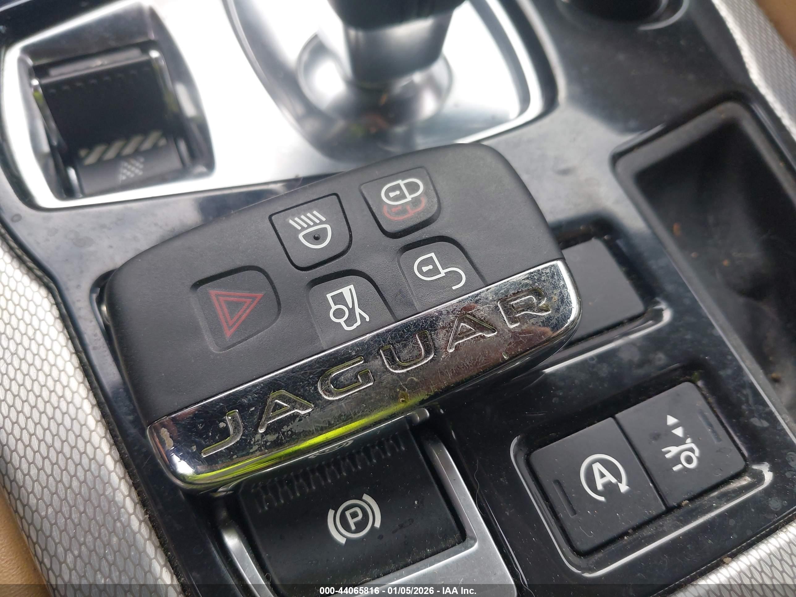JAGUAR F-TYPE image 11