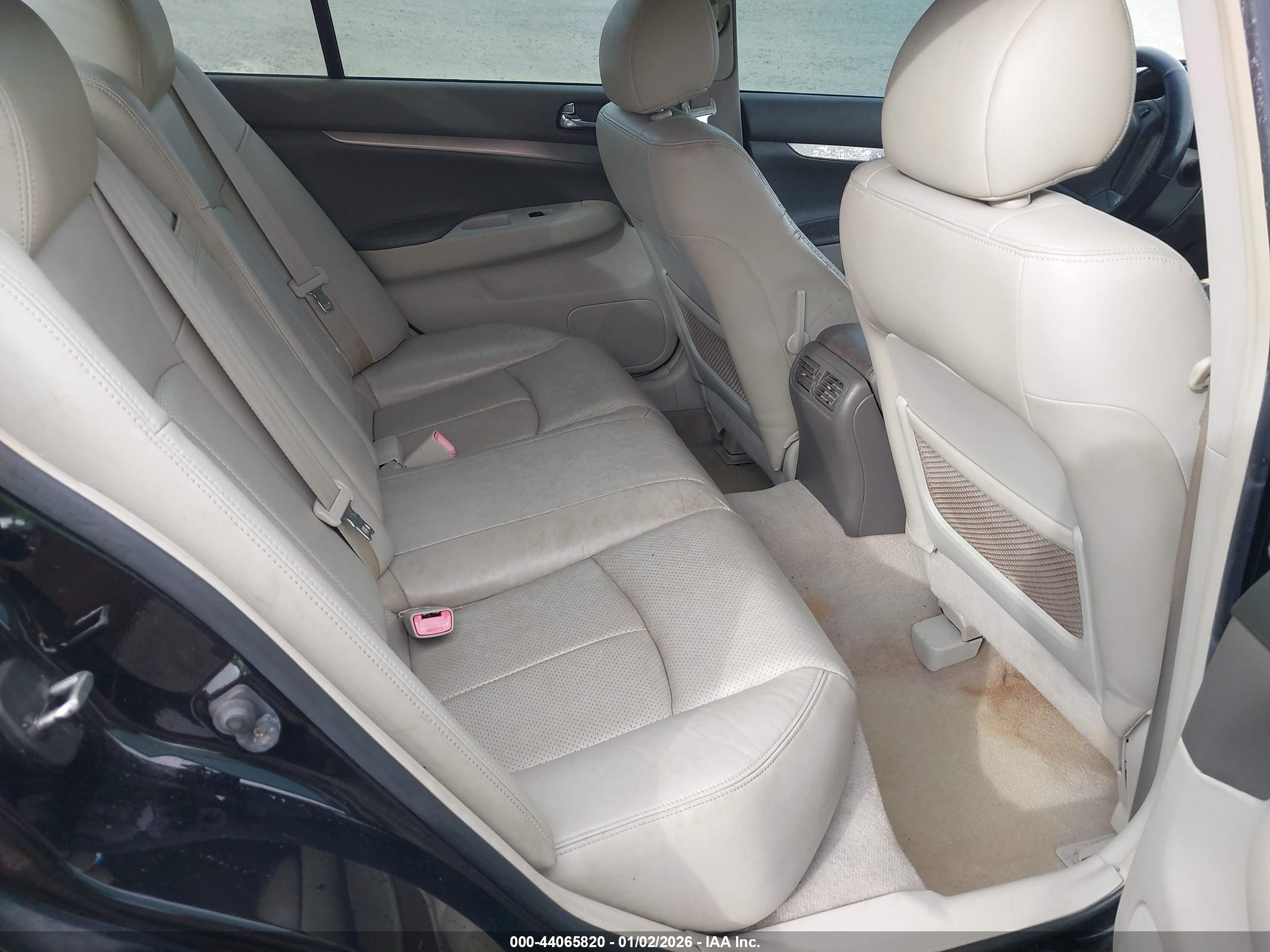 INFINITI G37 image 8