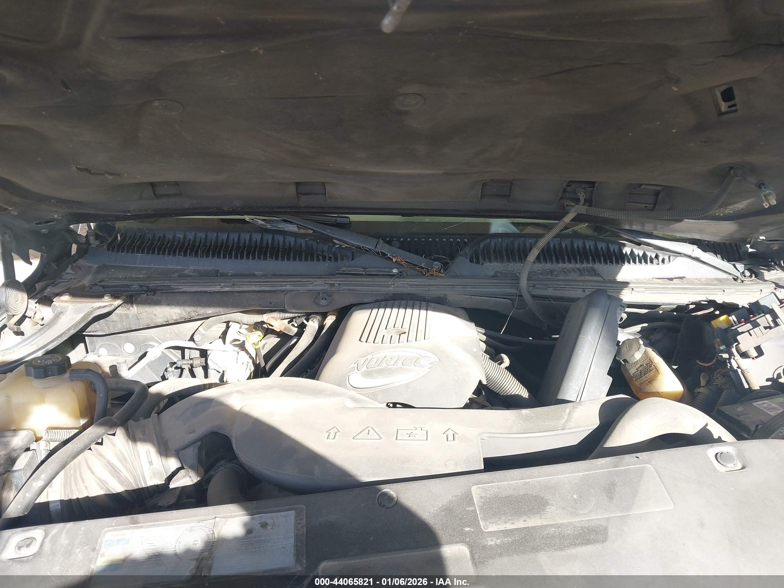 CHEVROLET SUBURBAN image 10