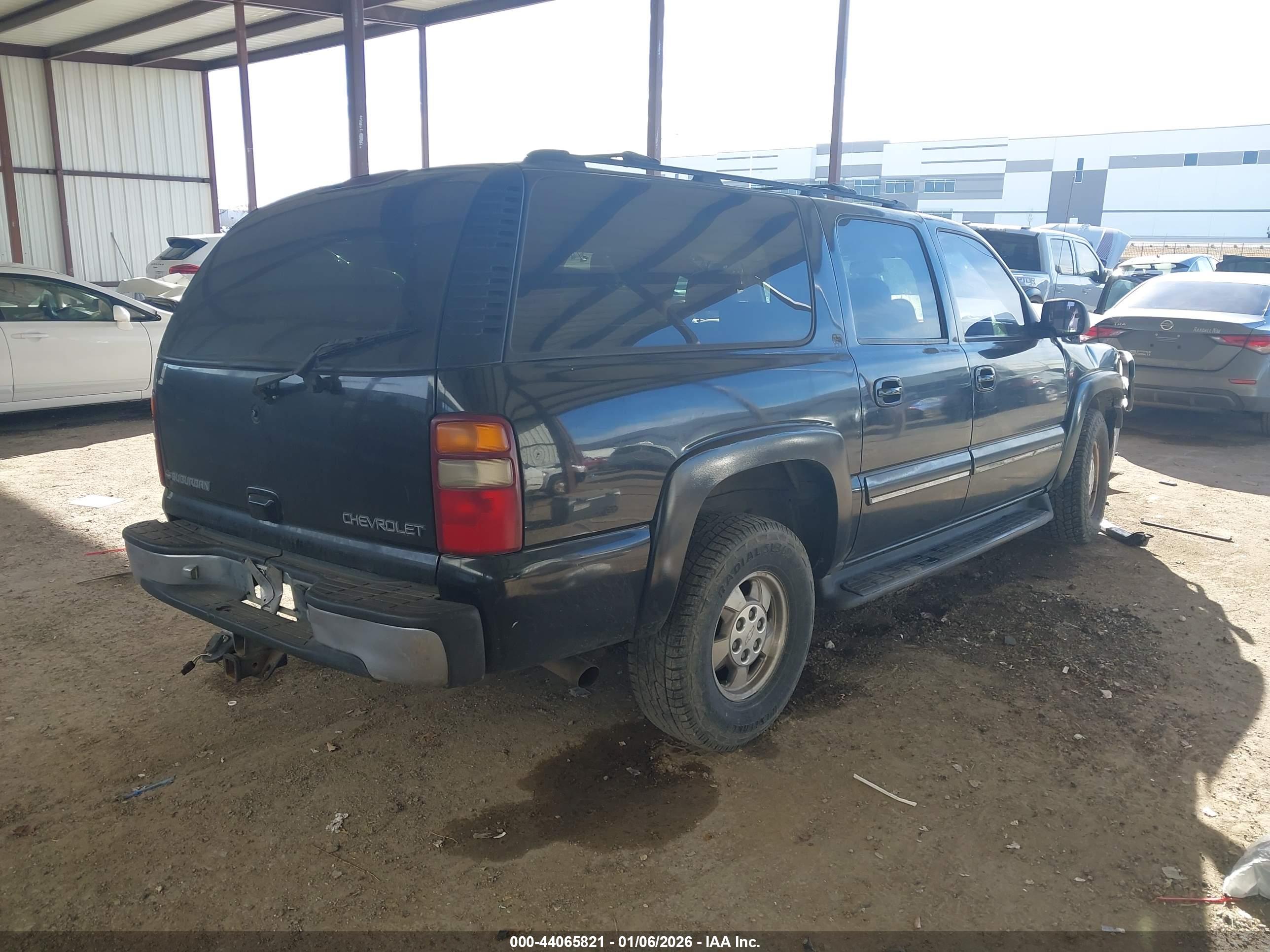 CHEVROLET SUBURBAN image 4