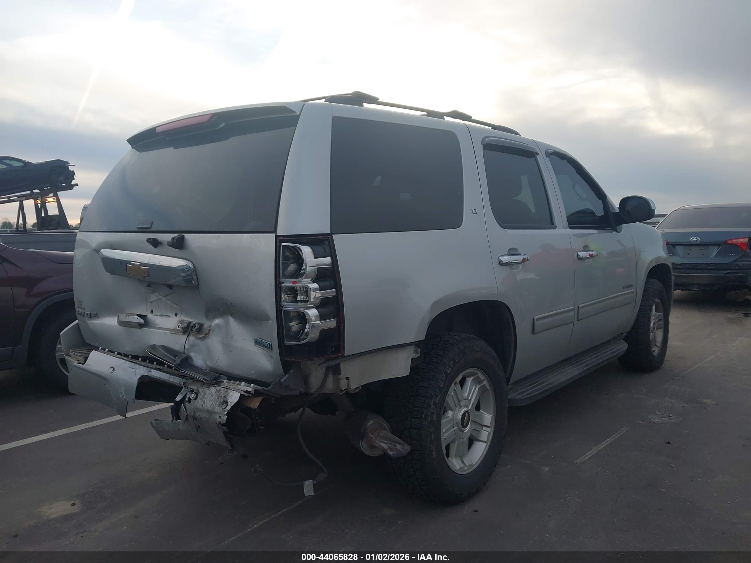 CHEVROLET TAHOE image 4