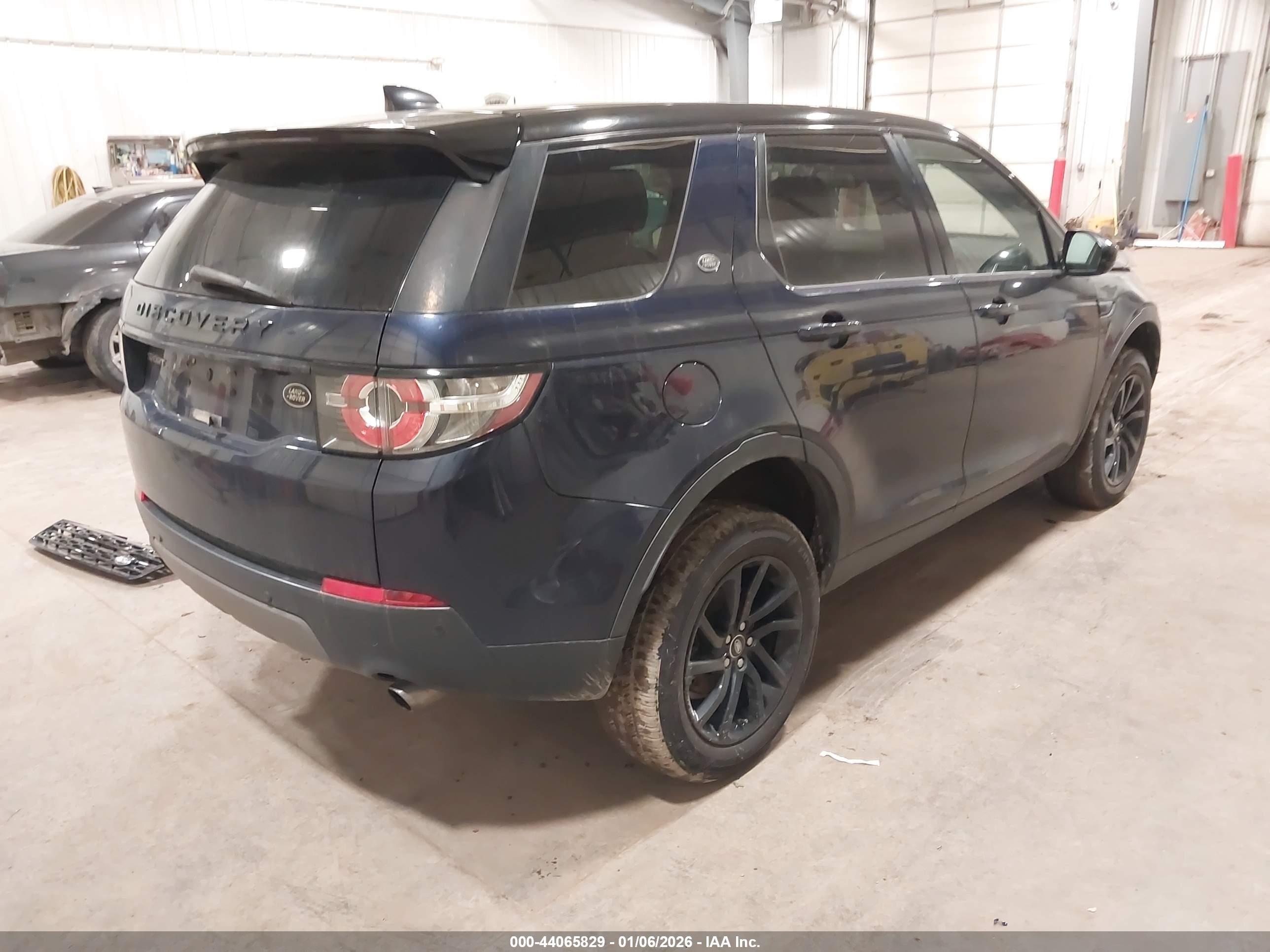 LAND ROVER image 4